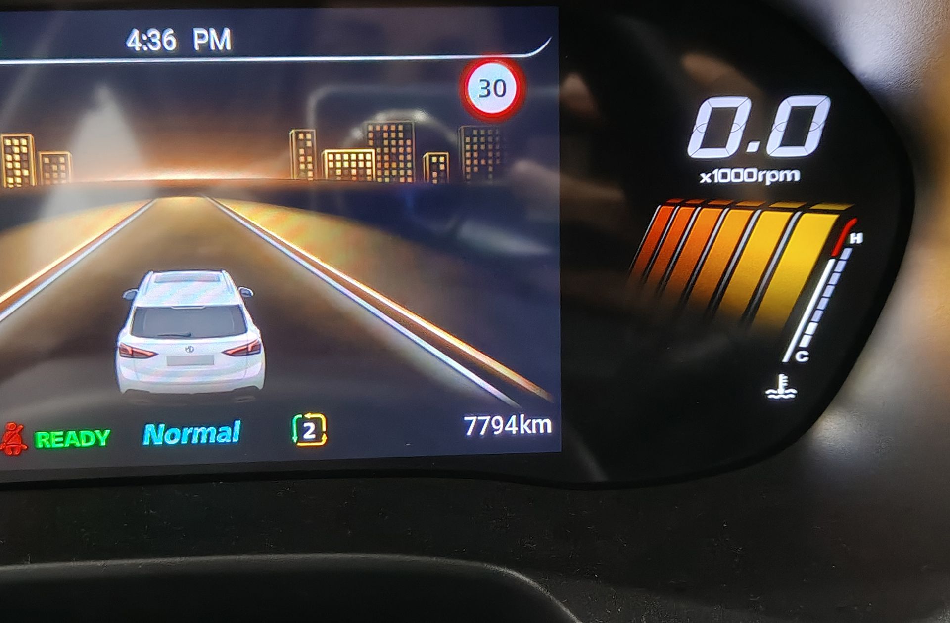 MG ZS 1.5 Hybrid+ Standard - foto 11