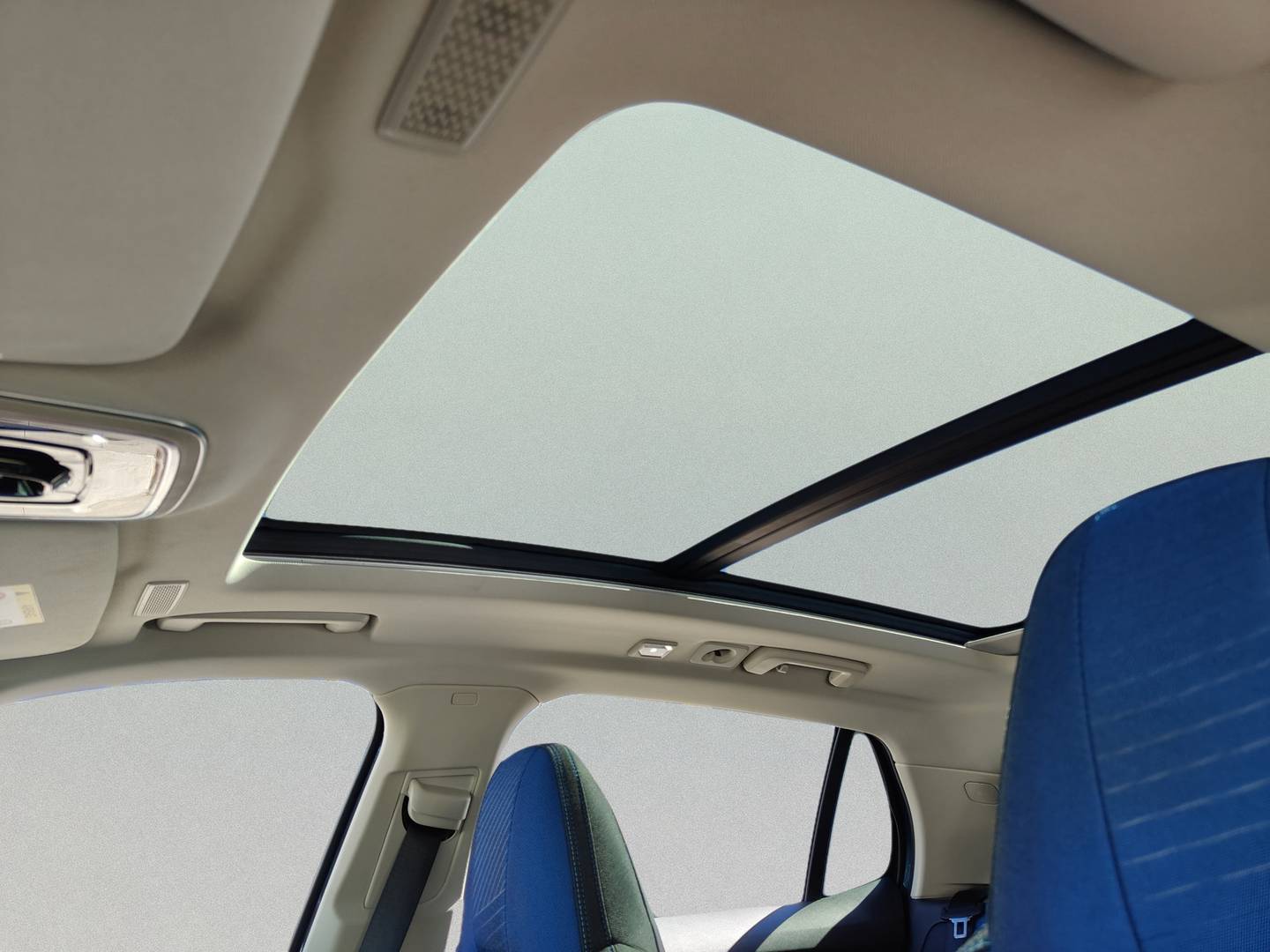 Equipamiento del Lynk & Co 01 Lynk & Co 01 1.5 PHEV (261 CV)