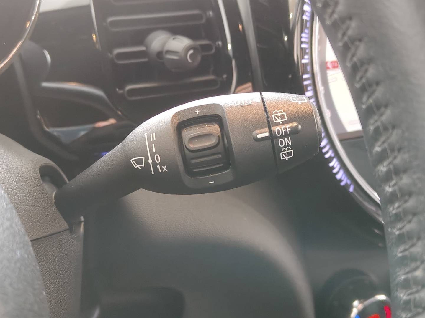 Foto Mini MINI MINI MINI 5 Puertas One (102 CV)