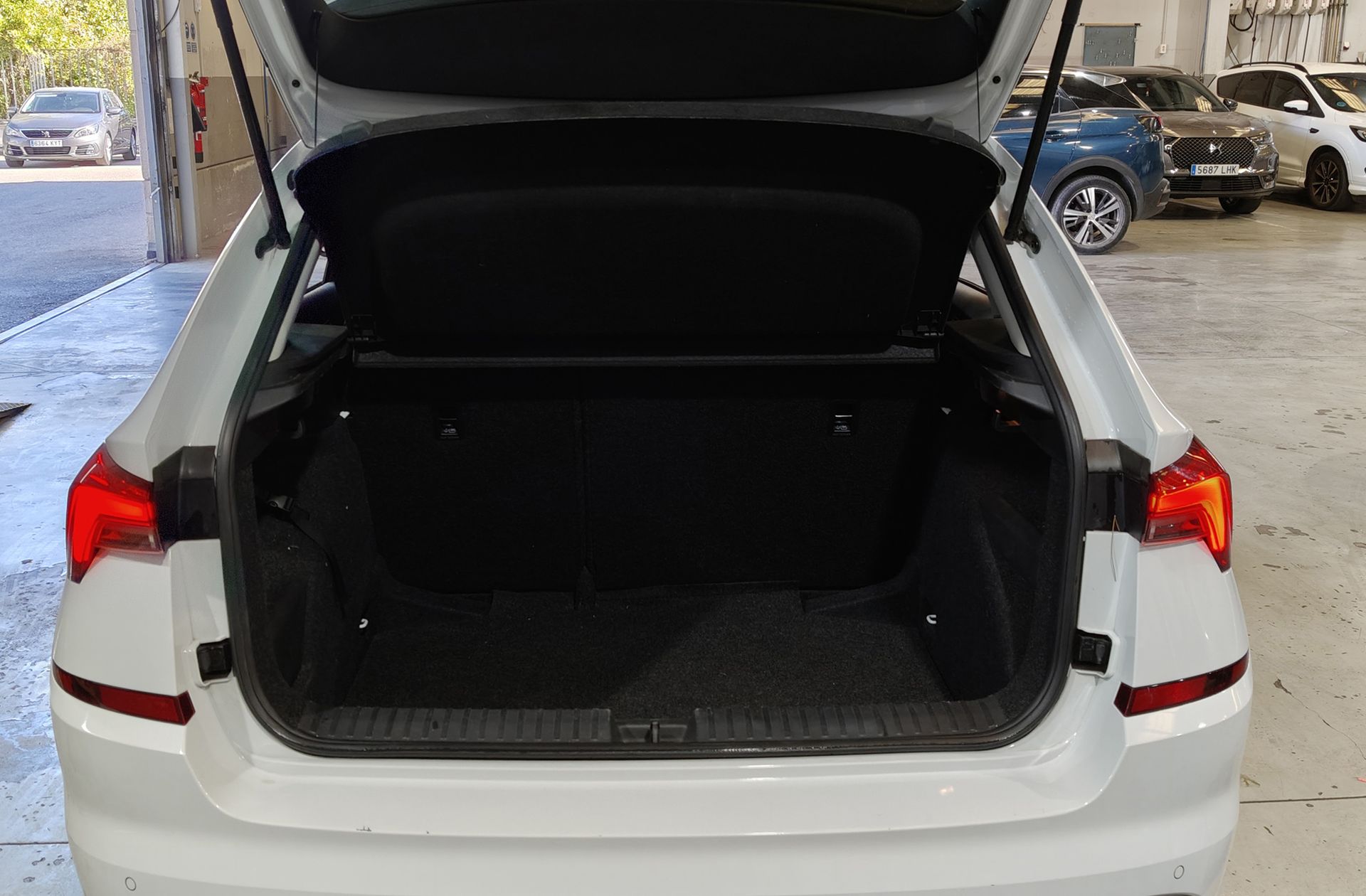Škoda Kamiq 1.0 TSI Ambition - foto 16