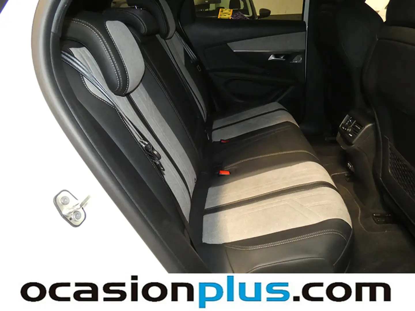 Foto Peugeot 3008 Hybrid Peugeot 3008 Hybrid 300 GT Pack e-EAT8 (300 CV)