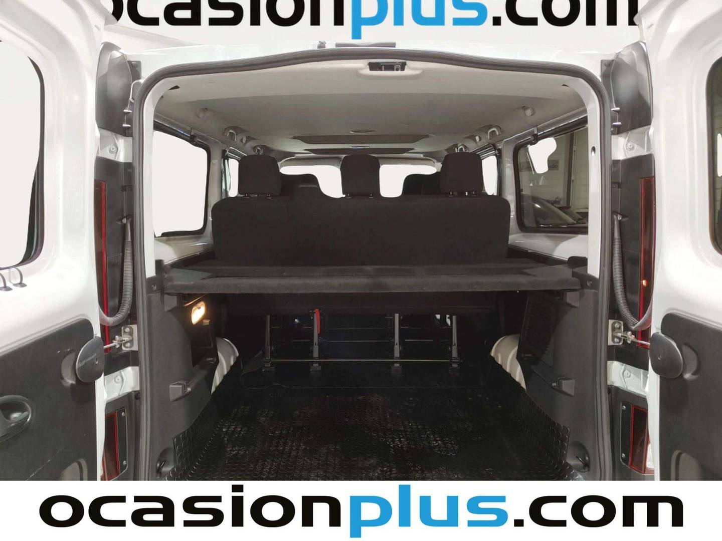 Fotos maletero Nissan Primastar Nissan Primastar 2.0 dCi Acenta L2H1 1T (150 CV) 9 Plazas