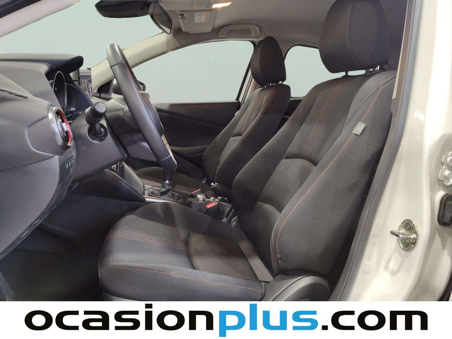 Foto asientos delanteros Mazda Mazda2 Mazda Mazda 2 e-SKYACTIV G Homura (90 CV)