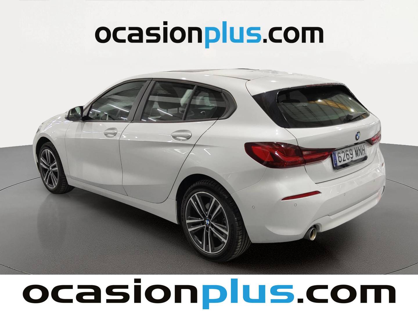 Foto trasera BMW Serie 1 BMW Serie 1 118i (136 CV) derecha