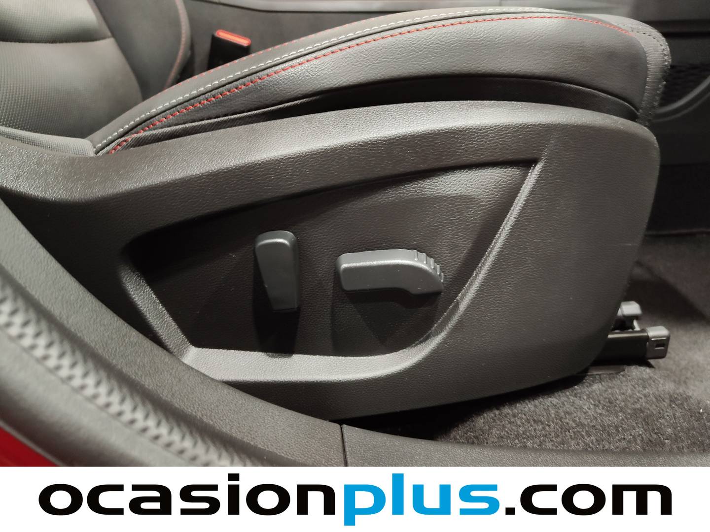 Equipamiento del Renault Arkana Renault Arkana RS Line Fast Track E-TECH Híbrido (145 CV)