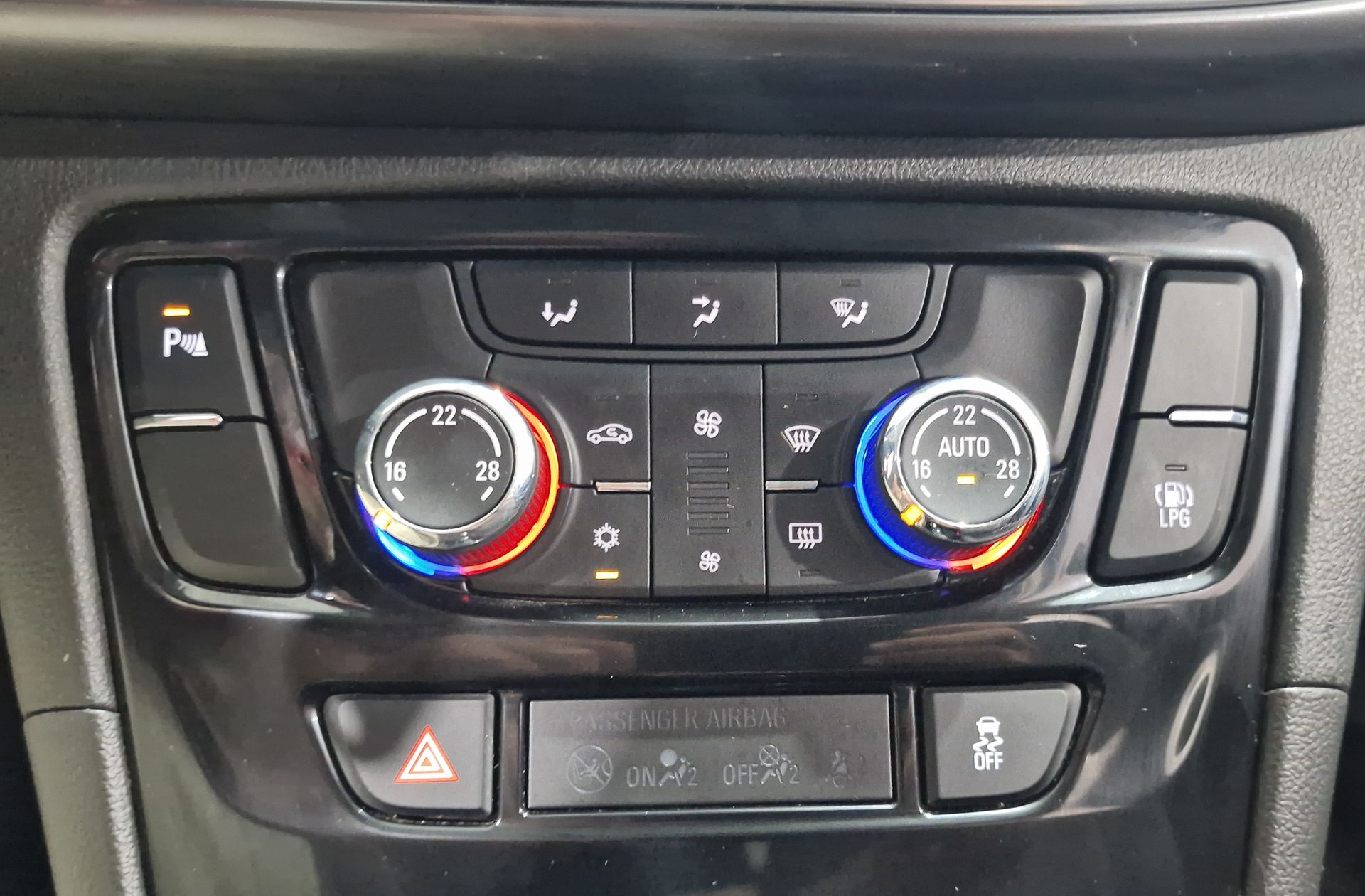 Opel Mokka 1.4 Turbo GLP 120 Aniversario 4x2 - foto 31
