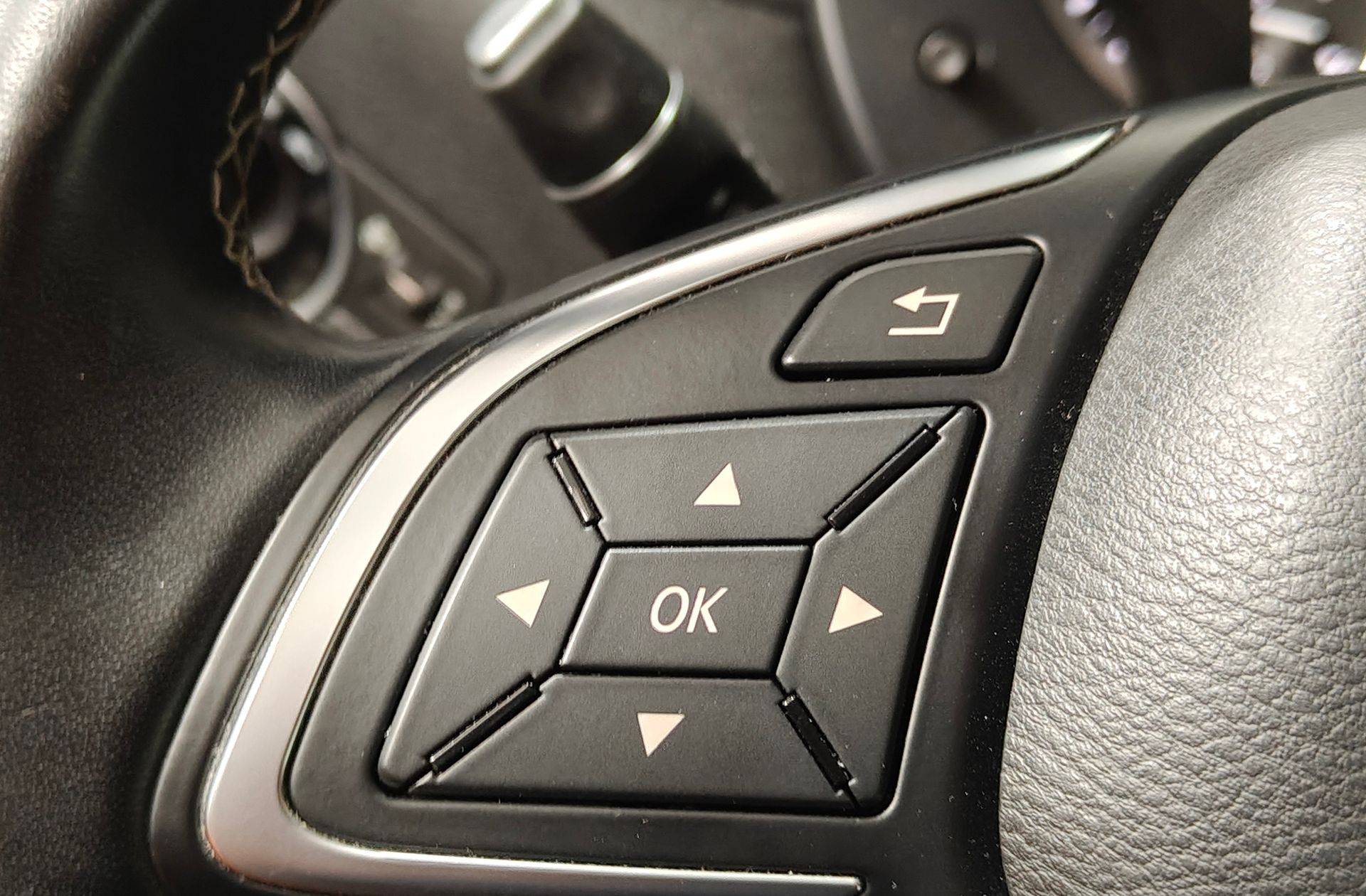 Infiniti Q30 1.6T Premium - foto 33