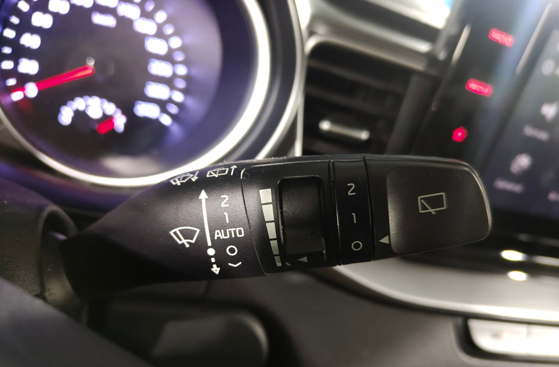 Kia Ceed 1.6 MHEV iMT Drive - foto 27