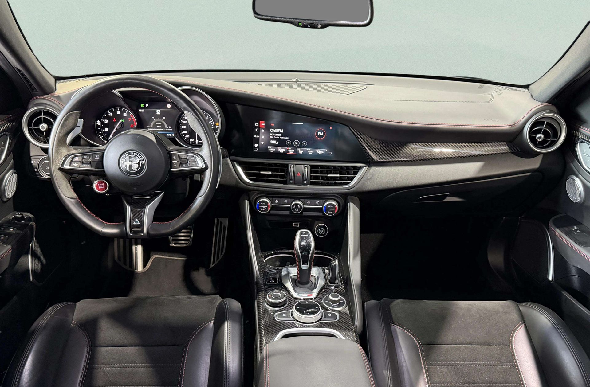 Alfa Romeo Giulia 2.9T V6 Quadrifoglio - foto 7