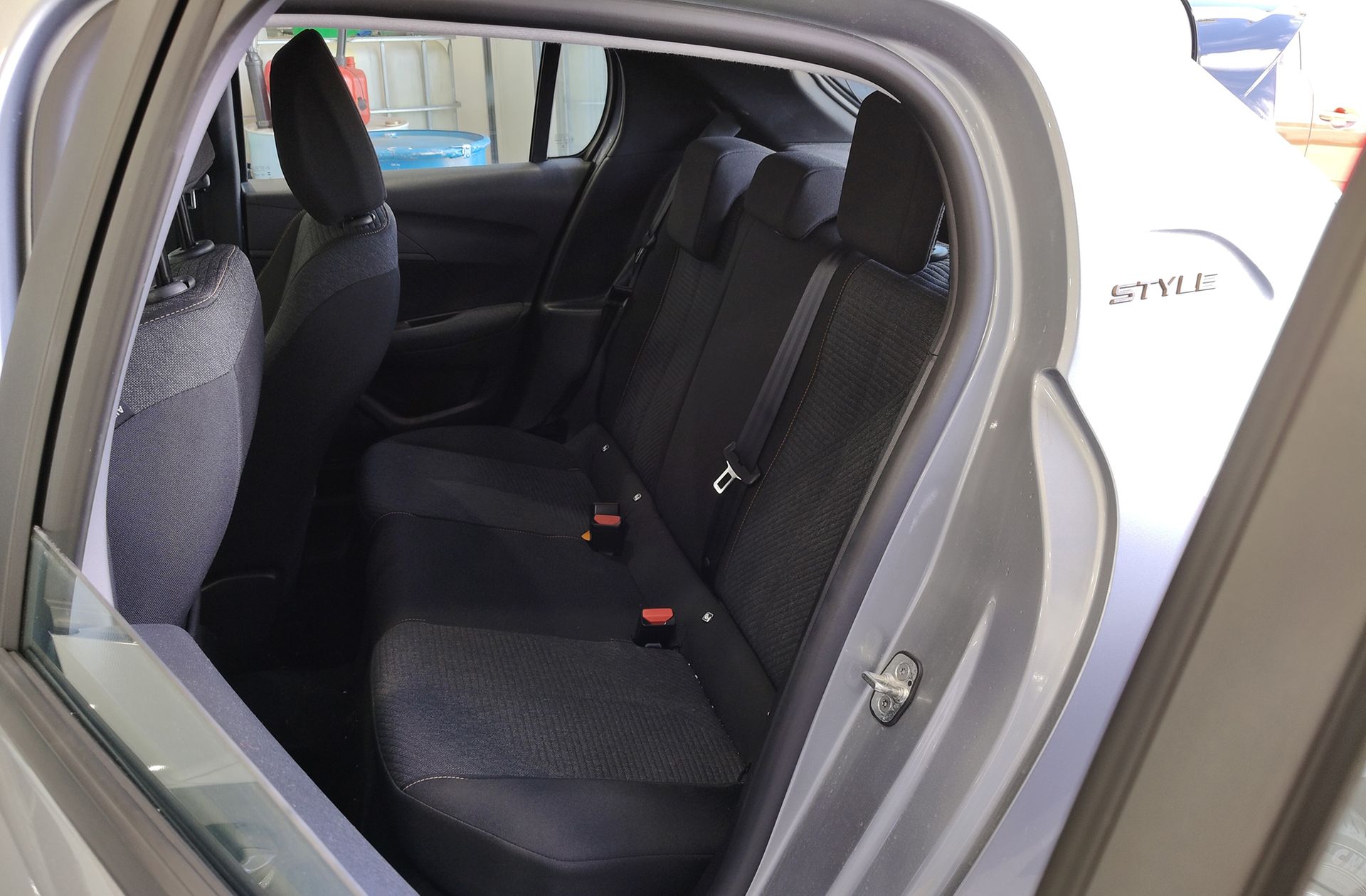 Peugeot 208 Style Hybrid 110 eDCS6 - foto 12