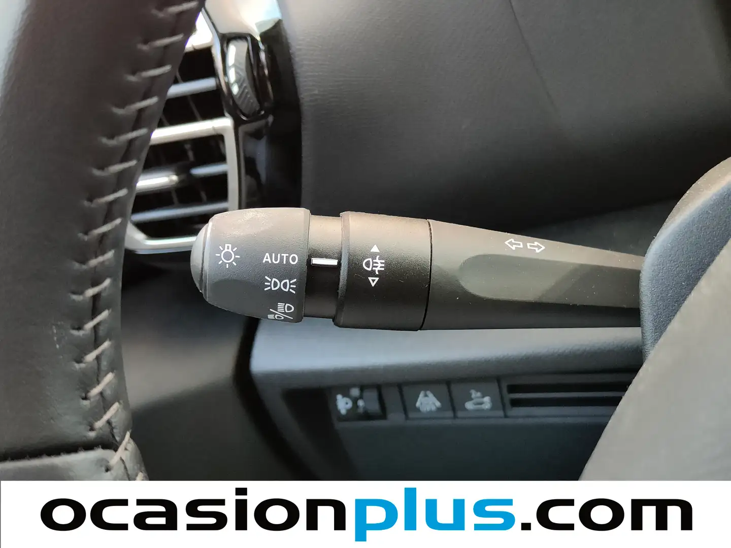 Foto Citroën C4 X Citroen C4 X PureTech 100 S&S 6v You  (102 CV)