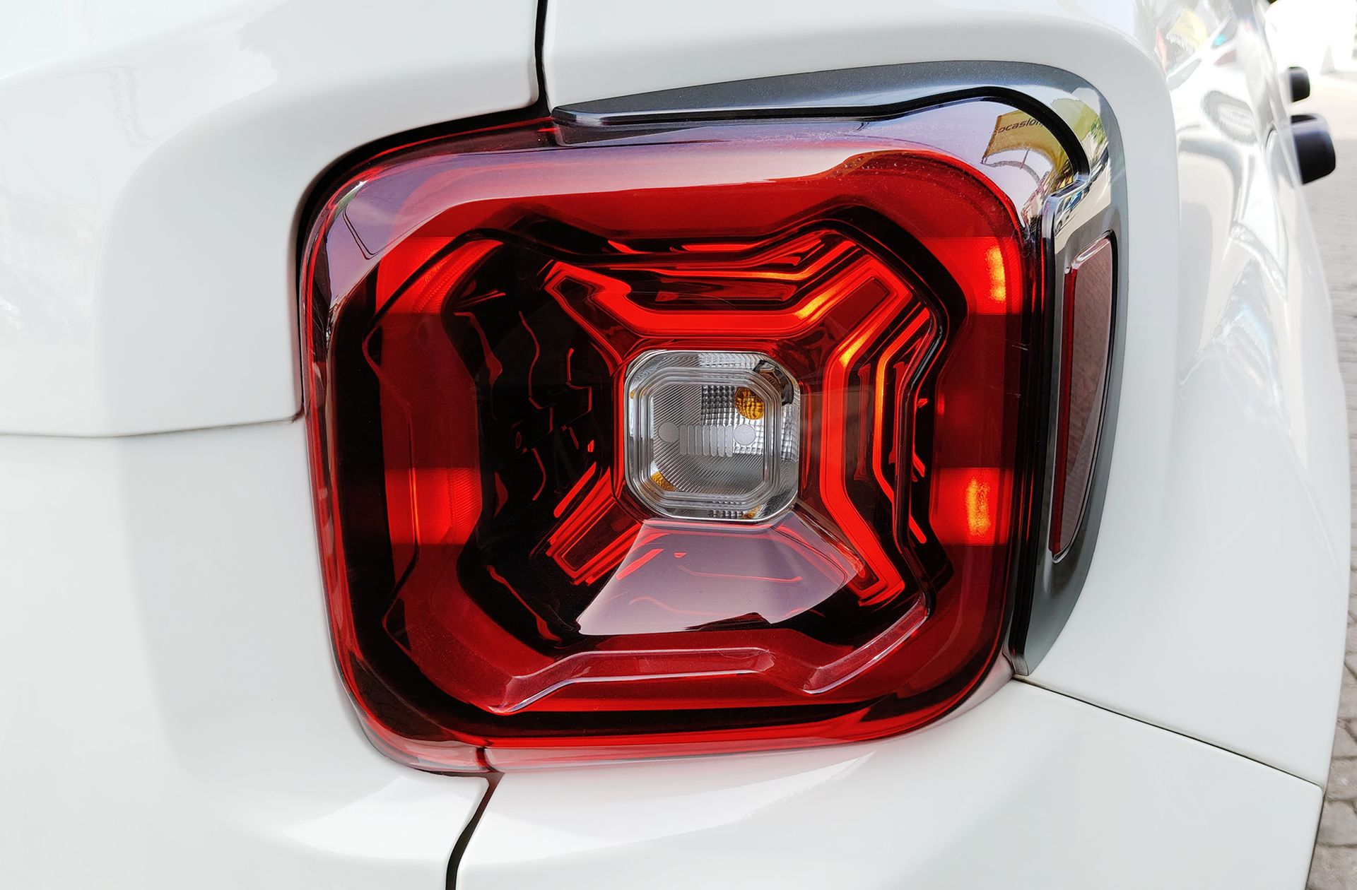 Jeep Renegade eHybrid 1.5 Limited ATX - foto 18