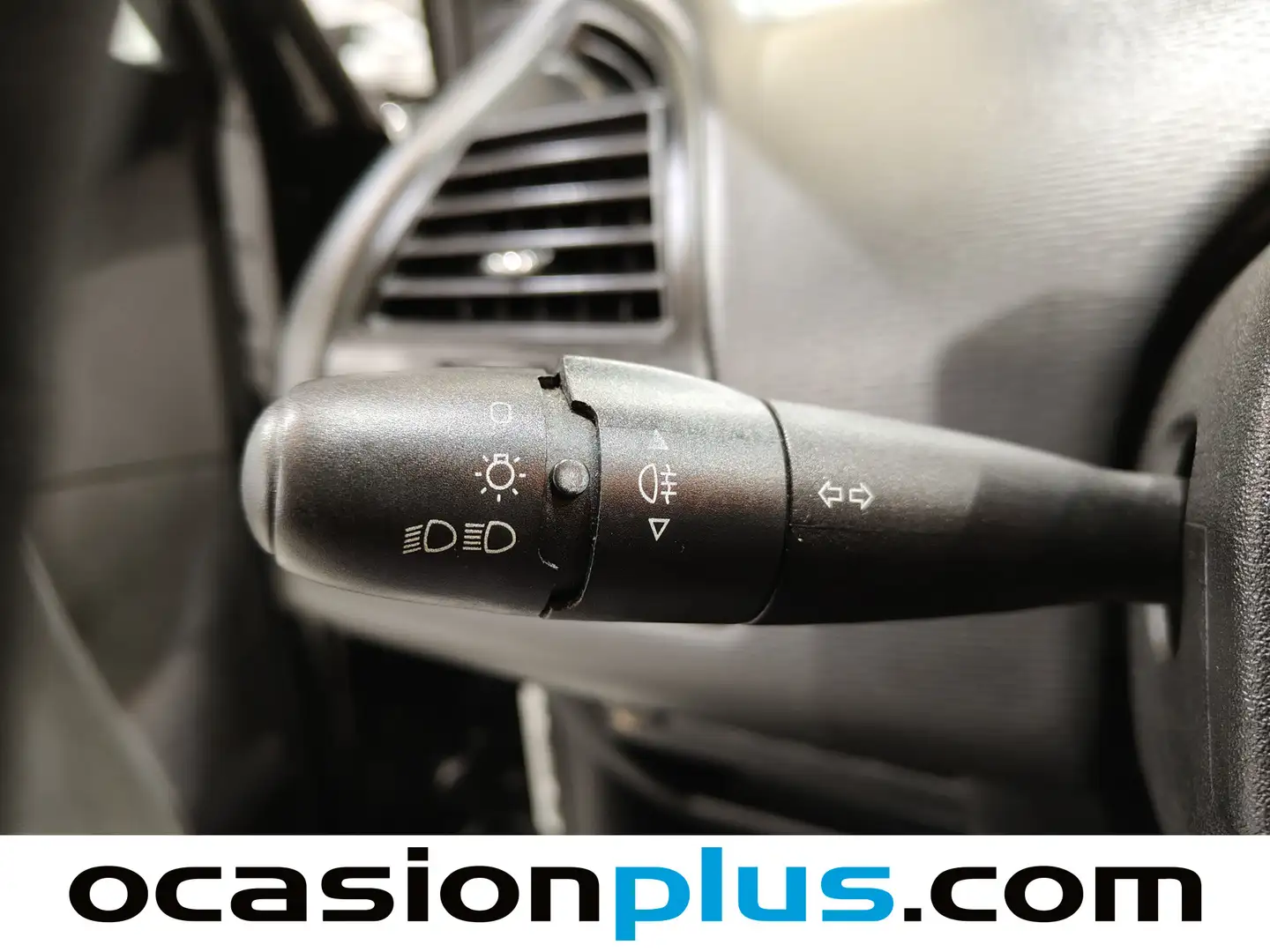 Foto Citroën C4 Citroen C4 1.4i 16v LX (90 CV)