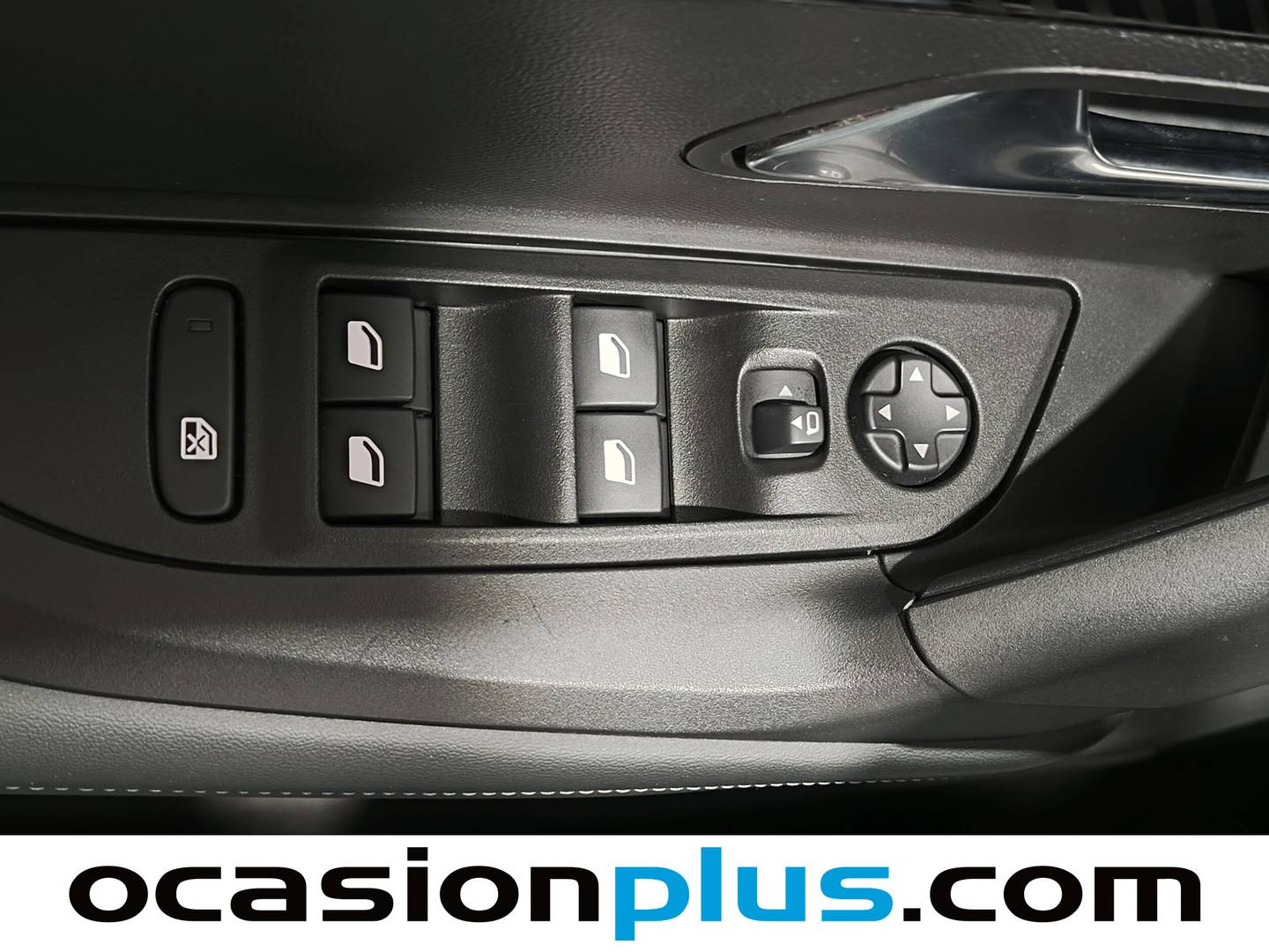 Peugeot 2008 Peugeot 2008 Allure Hybrid eDCS6 (145 CV) km 0