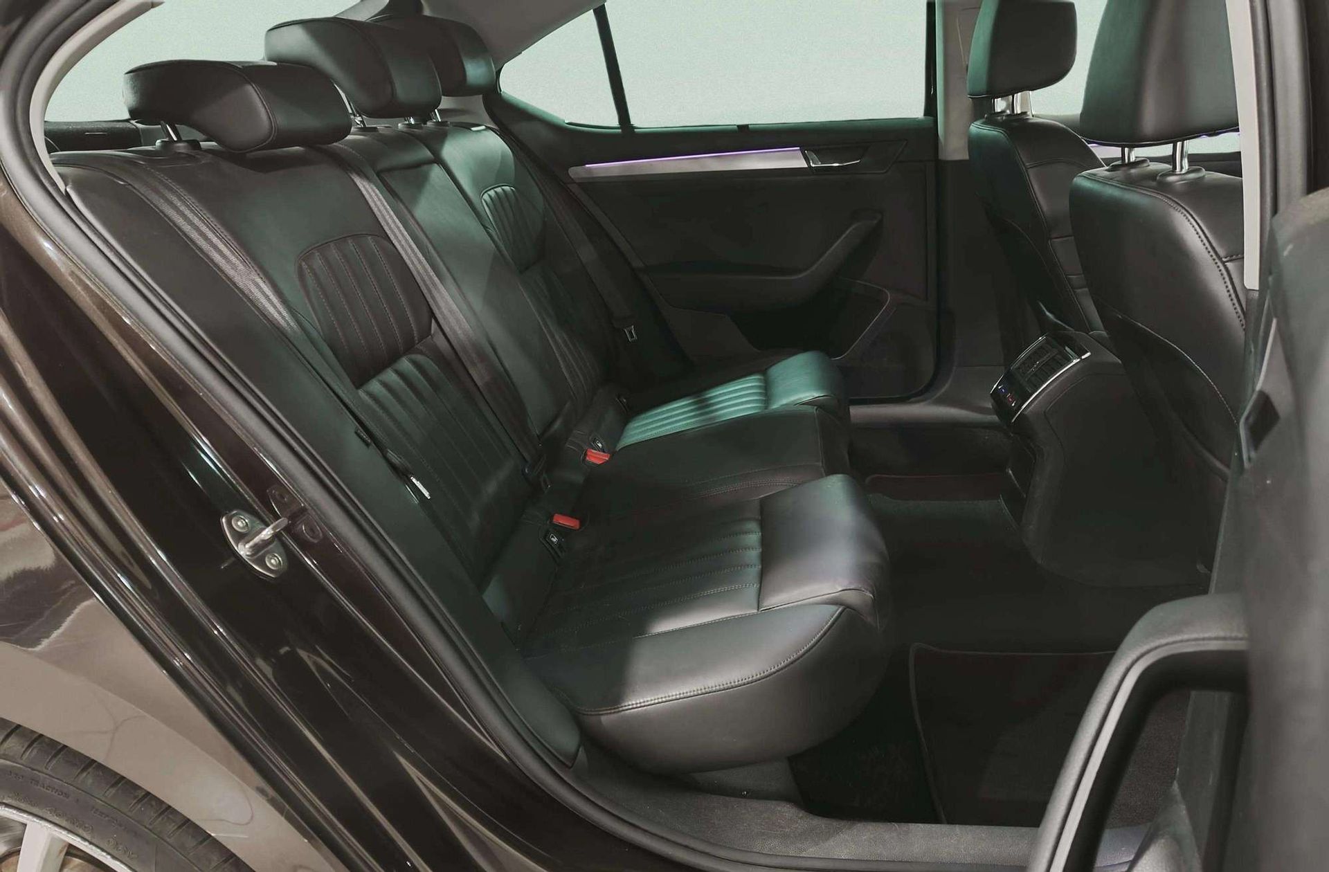 Škoda Superb 1.4 TSI Style 4x4 - foto 19