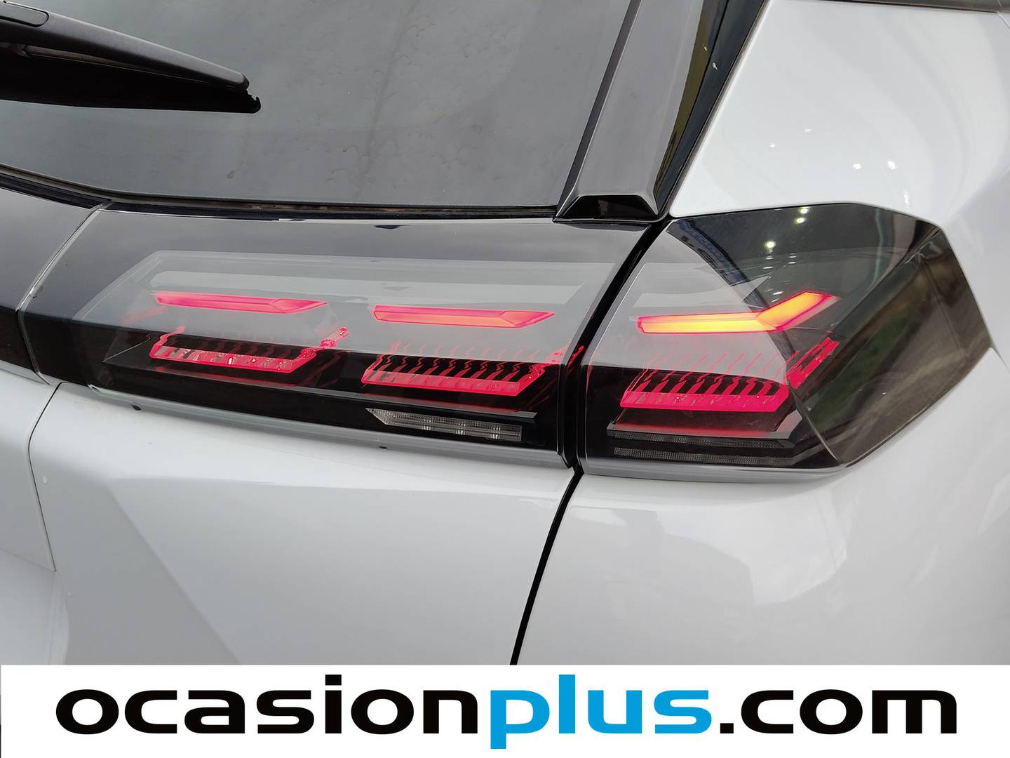 Foto Peugeot 2008 Peugeot 2008 Allure Hybrid eDCS6  (136 CV)