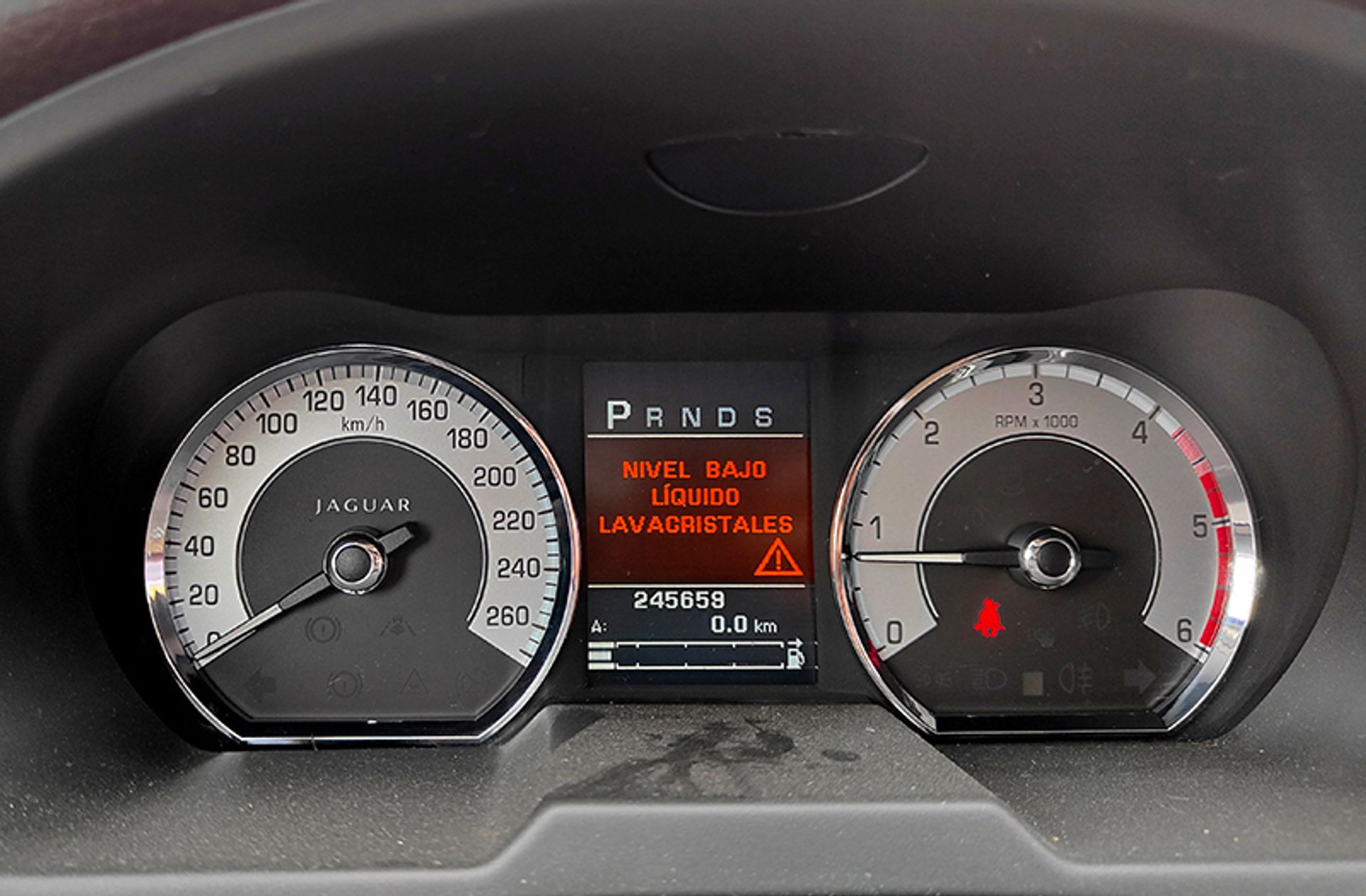 Jaguar XF 2.7D V6 Luxury - foto 7