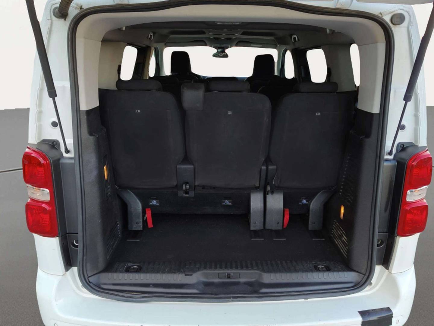 Fotos maletero Peugeot Traveller Peugeot Traveller BlueHDi 150 Active Standard  8 Plazas (150 CV)