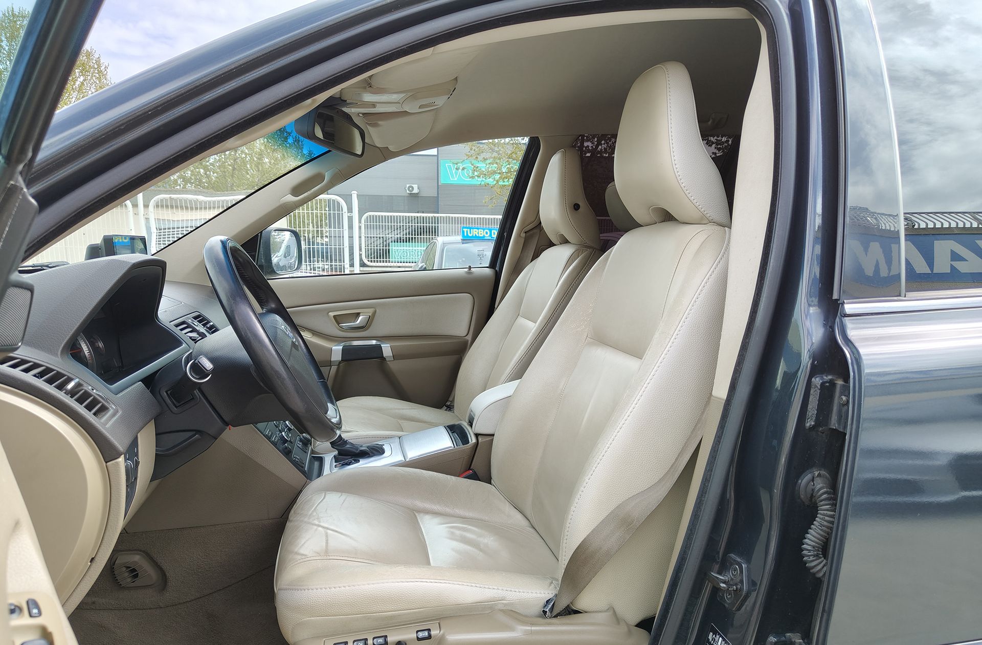 Volvo XC90 D5 Momentum AWD - foto 13