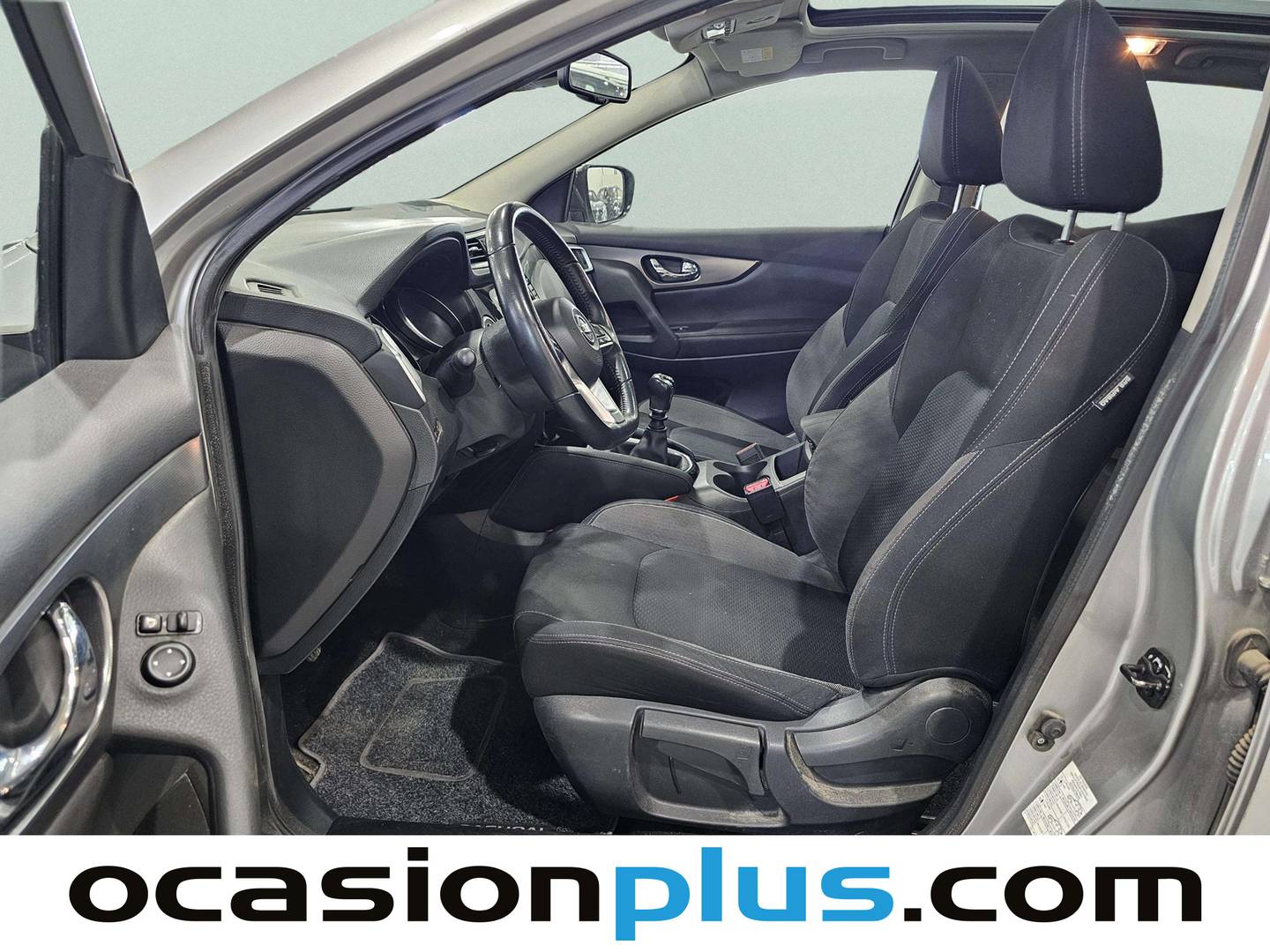 Foto asientos delanteros Nissan QASHQAI Nissan Qashqai DIG-T 115 N-Connecta (115 CV)
