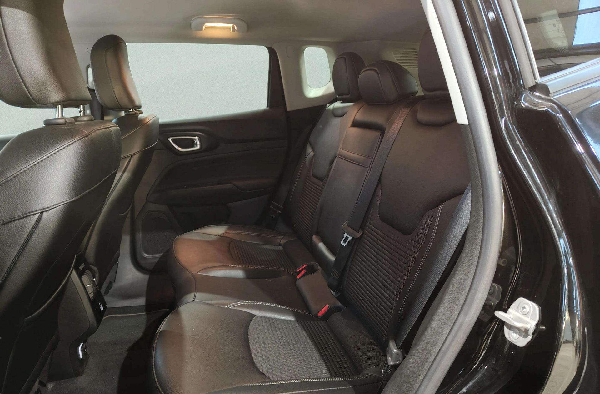 Jeep Compass 1.5 MHEV Night Eagle DCT - foto 11