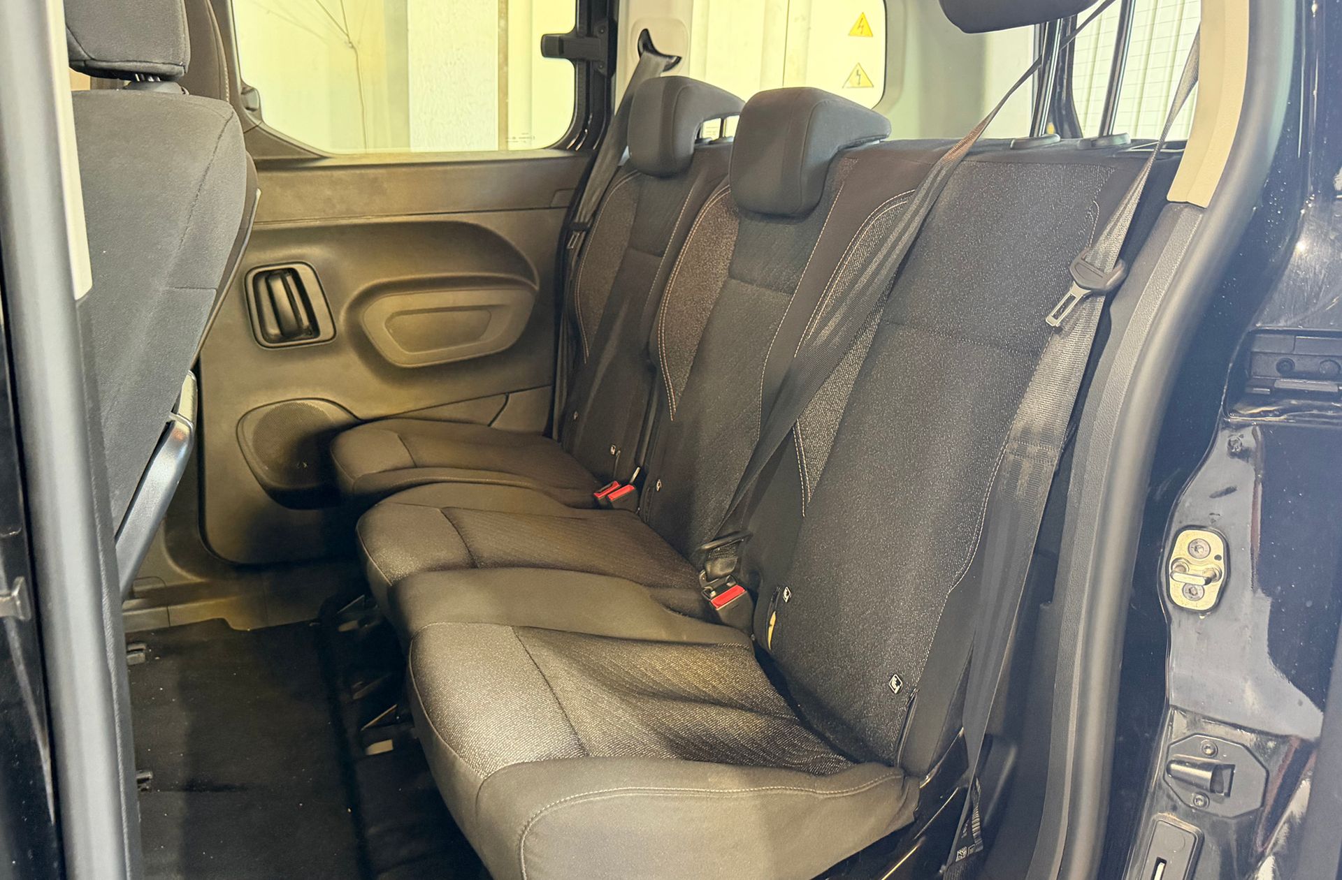 Peugeot Rifter BlueHDi 100 Allure - foto 12