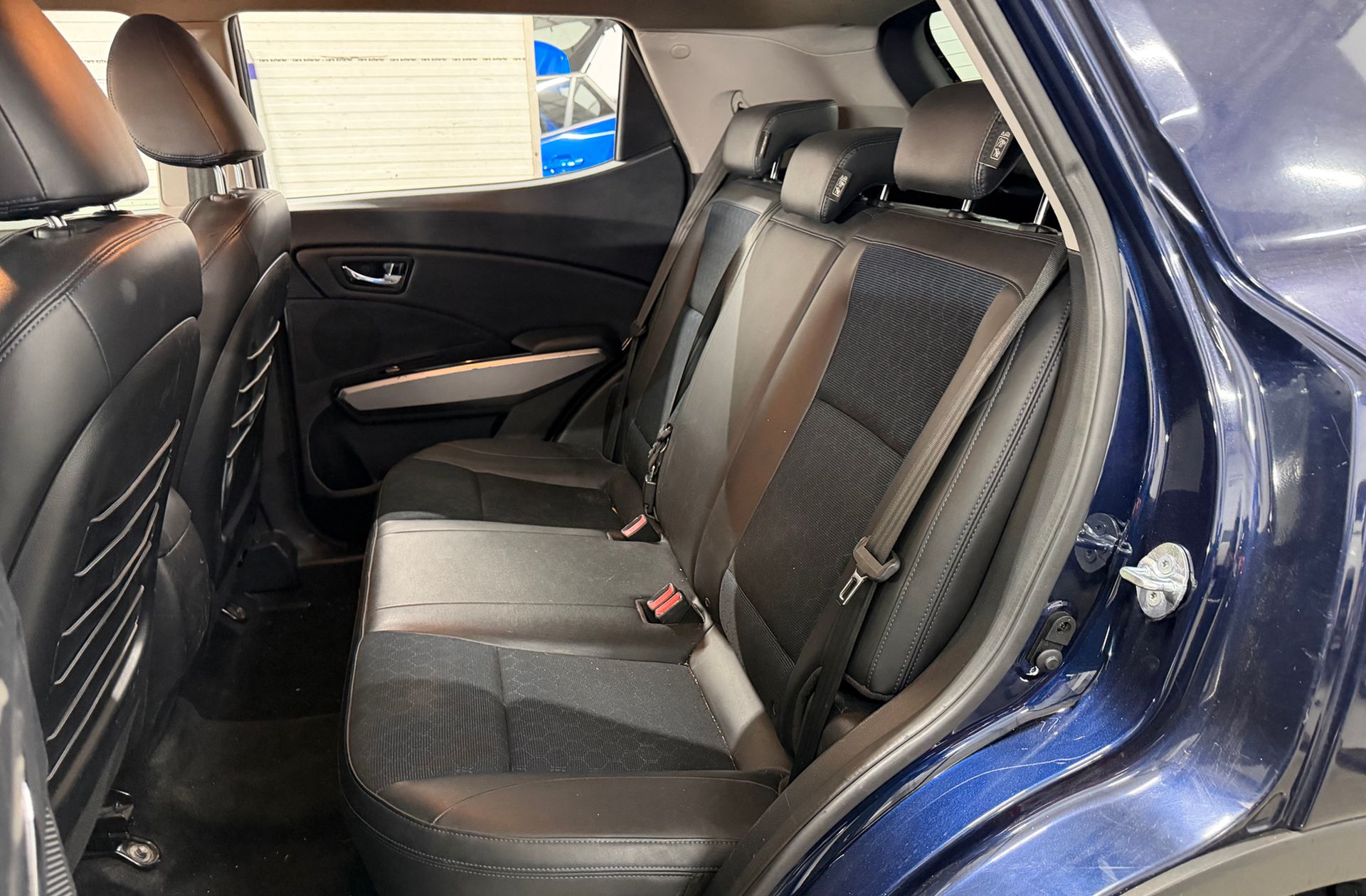 SsangYong Tivoli 1.6 D16T Limited 4x2 - foto 11