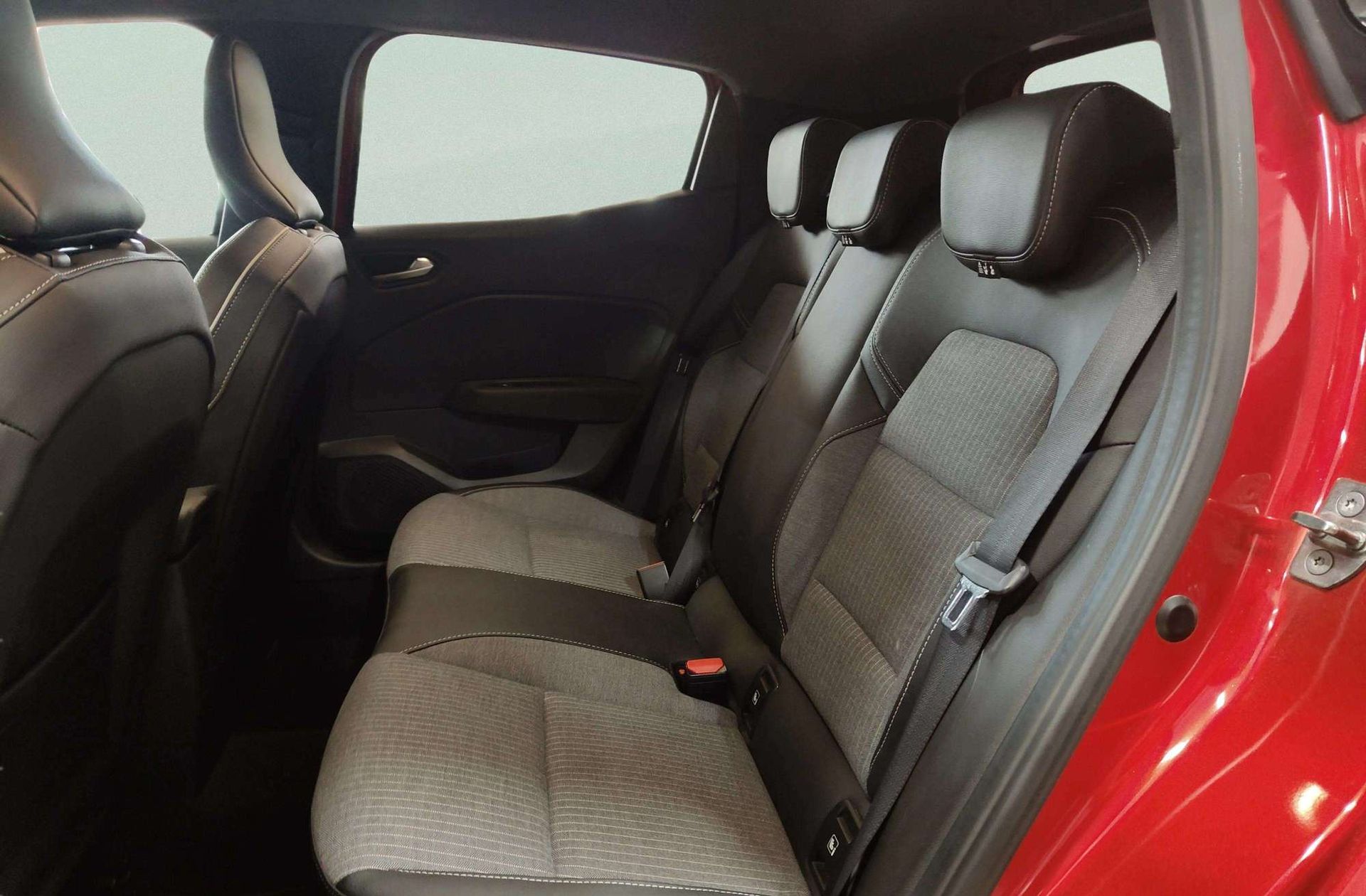 Renault Clio Techno TCe - foto 11