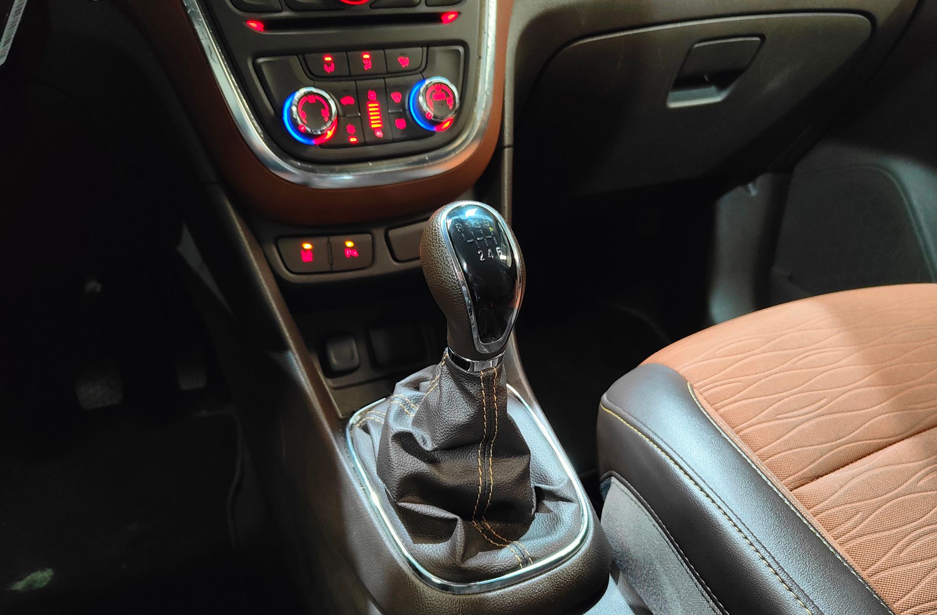 Opel Mokka 1.4 Turbo Excellence 4x2 - foto 5