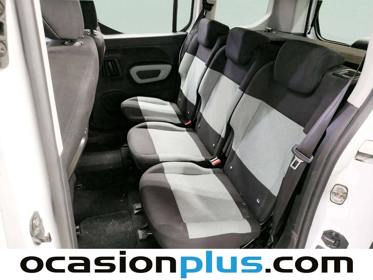 Foto asientos traseros Citroën Berlingo Citroen Berlingo BlueHDi 100 S&S Talla M Feel Pack (102 CV)