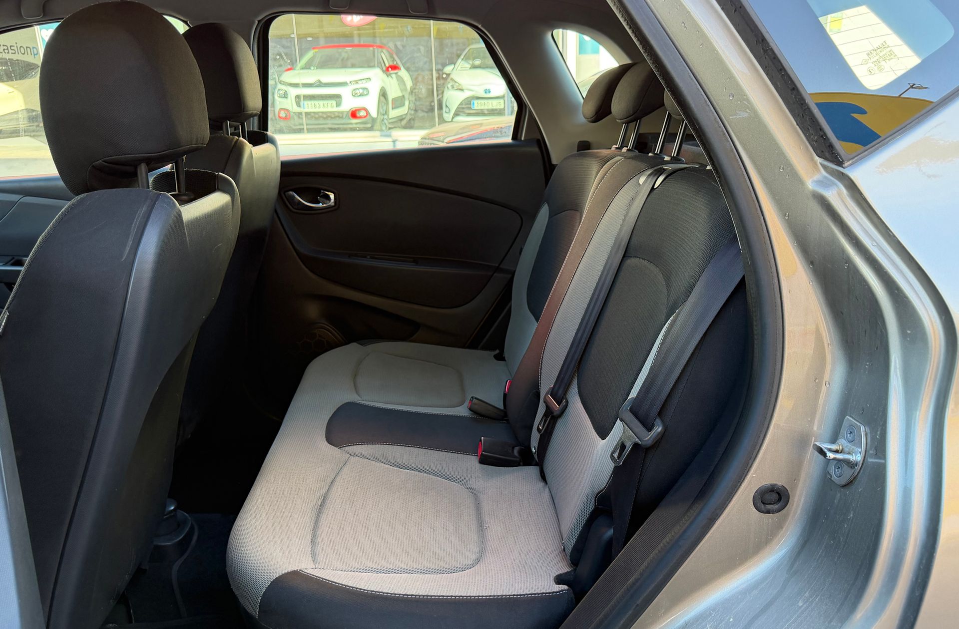 Renault Captur Intens TCe EDC - foto 9