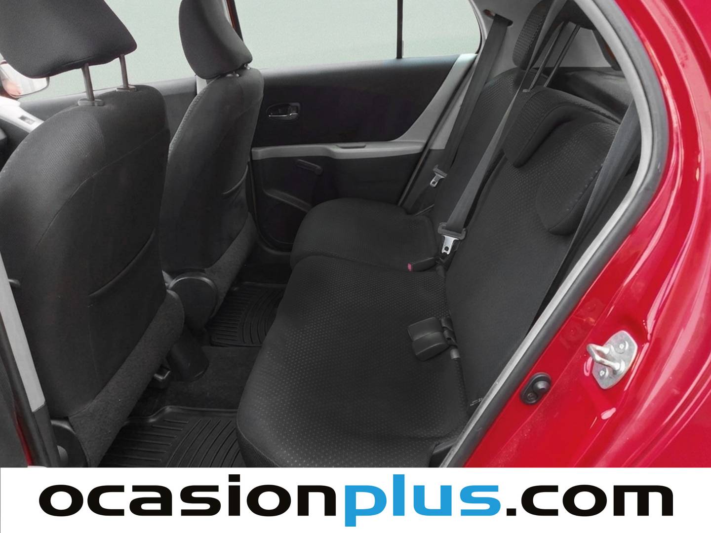 Foto asientos traseros Toyota Yaris Toyota Yaris 1.0 VVT-i TS (69 CV)