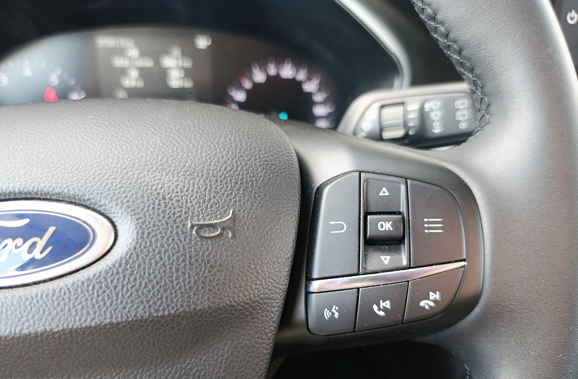Ford Focus 1.0 EcoBoost MHEV Active - foto 26