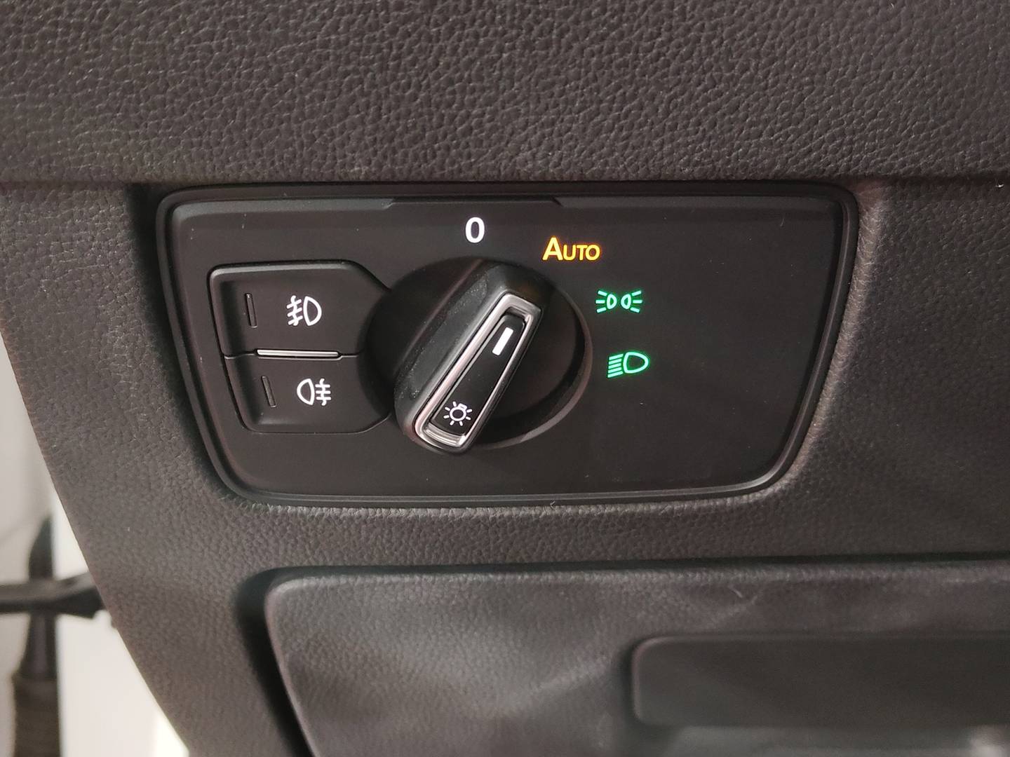 Foto Volkswagen Passat Volkswagen Passat Advance 1.6 TDI BMT (120 CV)