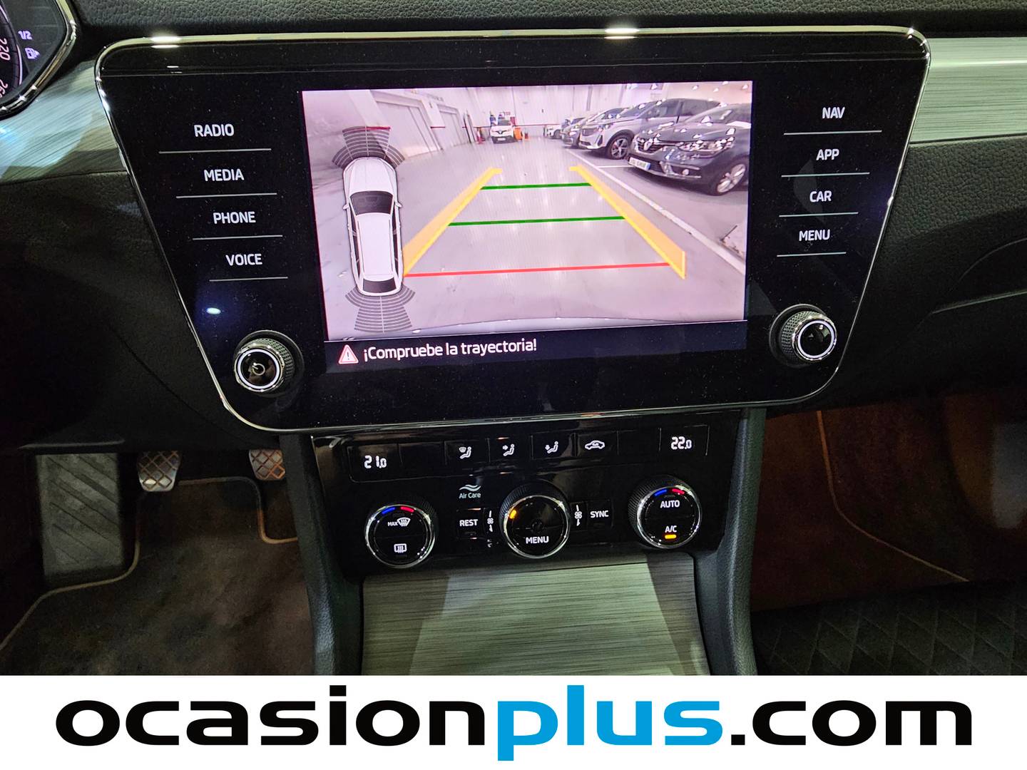 Equipamiento del Skoda Superb Skoda Superb Combi 1.5 TSI Ambition (150 CV)