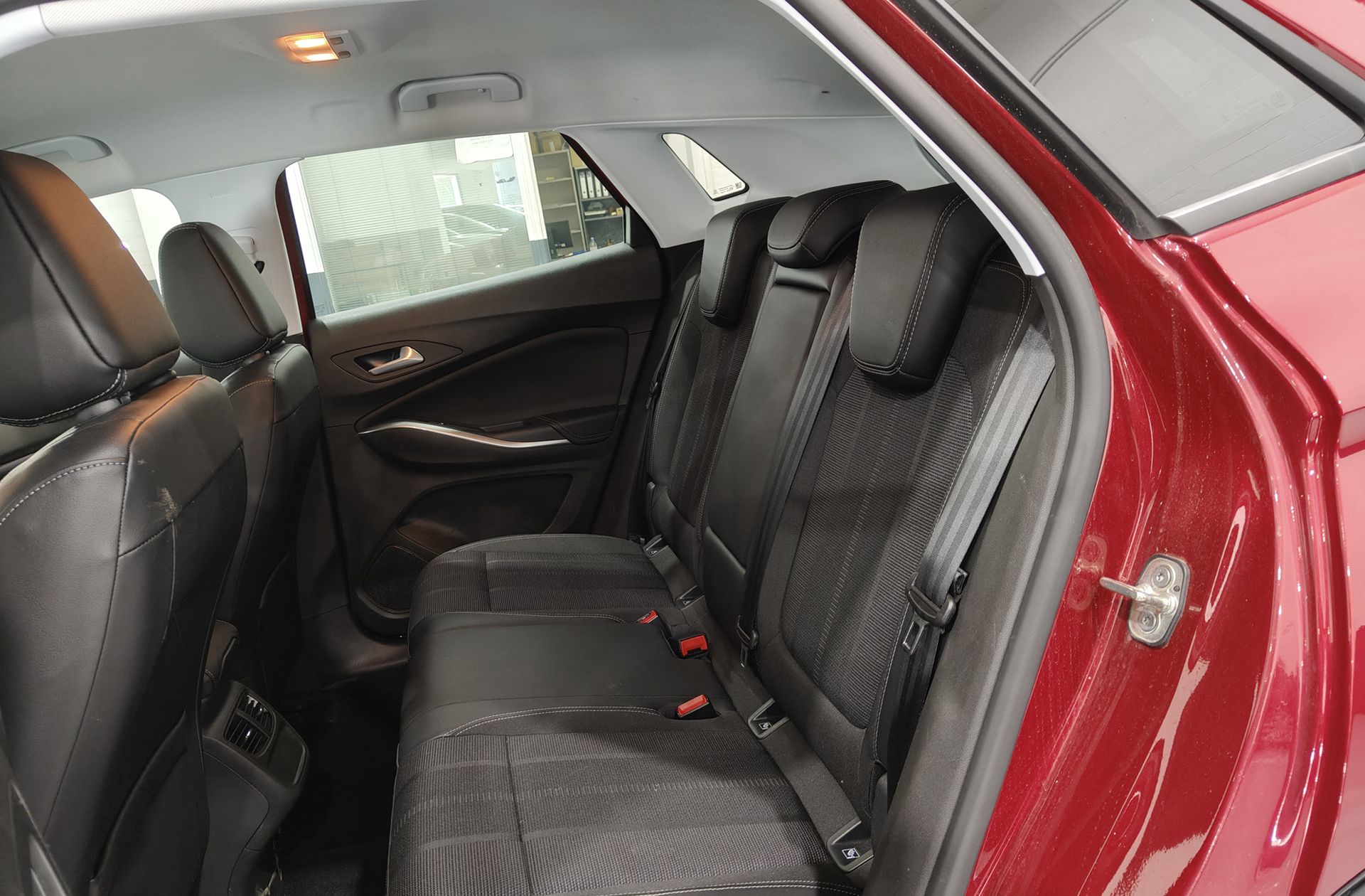 Opel Grandland 1.2 Turbo XHT GS - foto 13