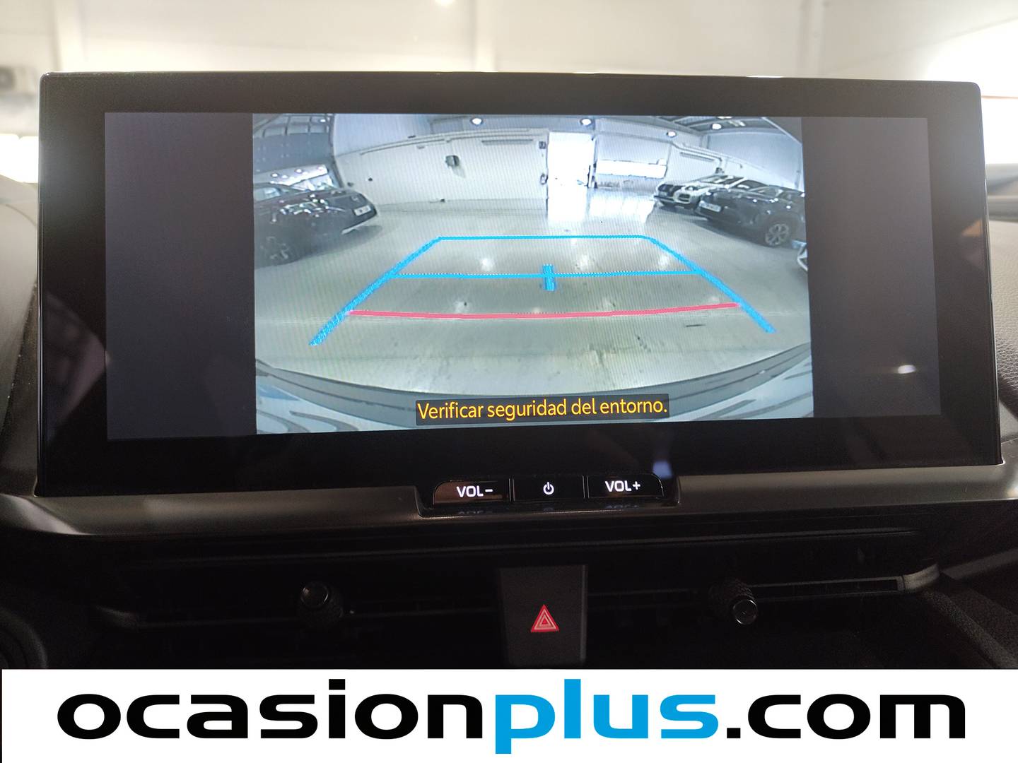 Equipamiento del Toyota C-HR Toyota C-HR 140H Advance (140 CV)
