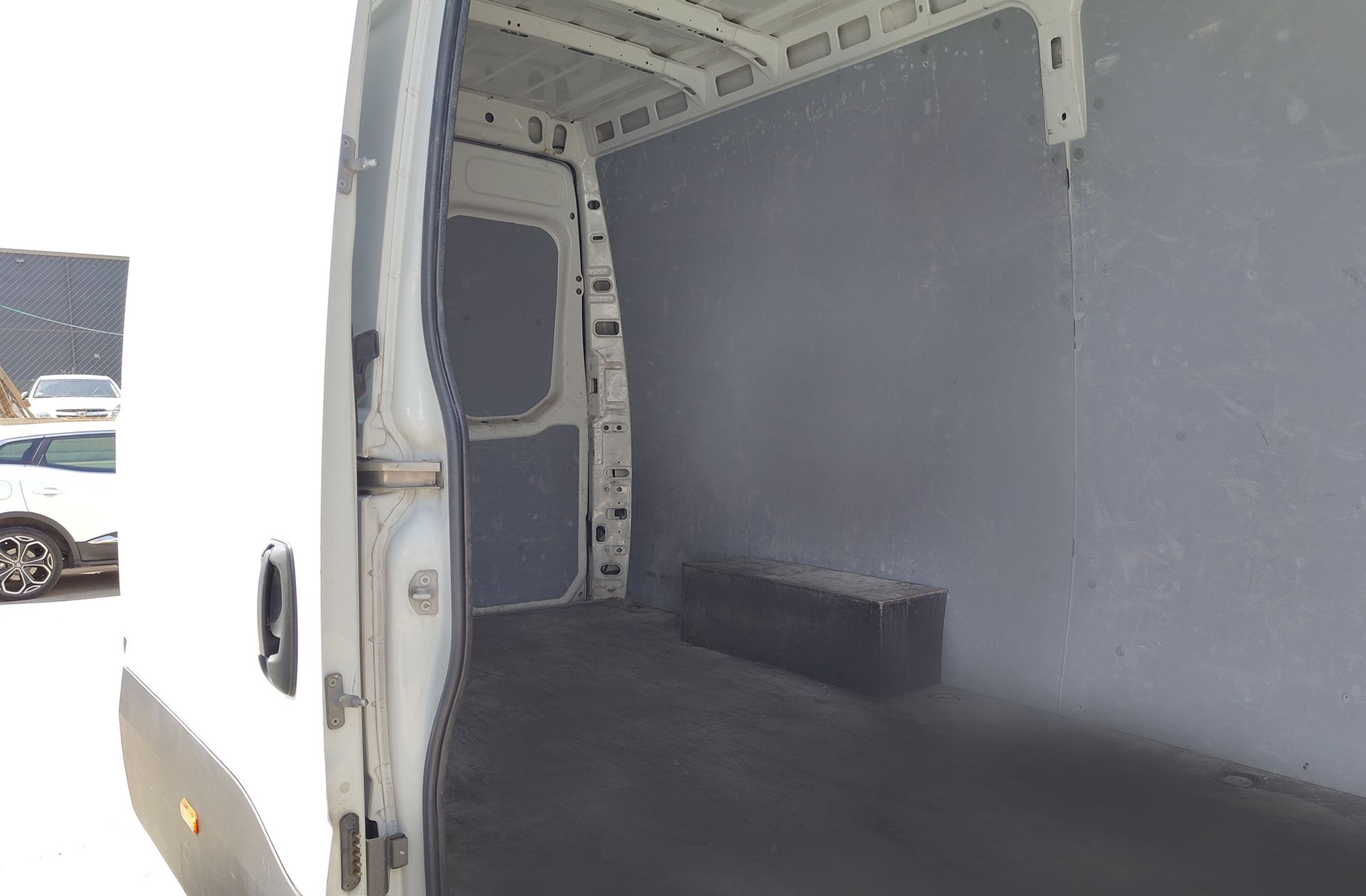 Iveco Daily Furgon 35S 14H 3000/H1 - foto 12
