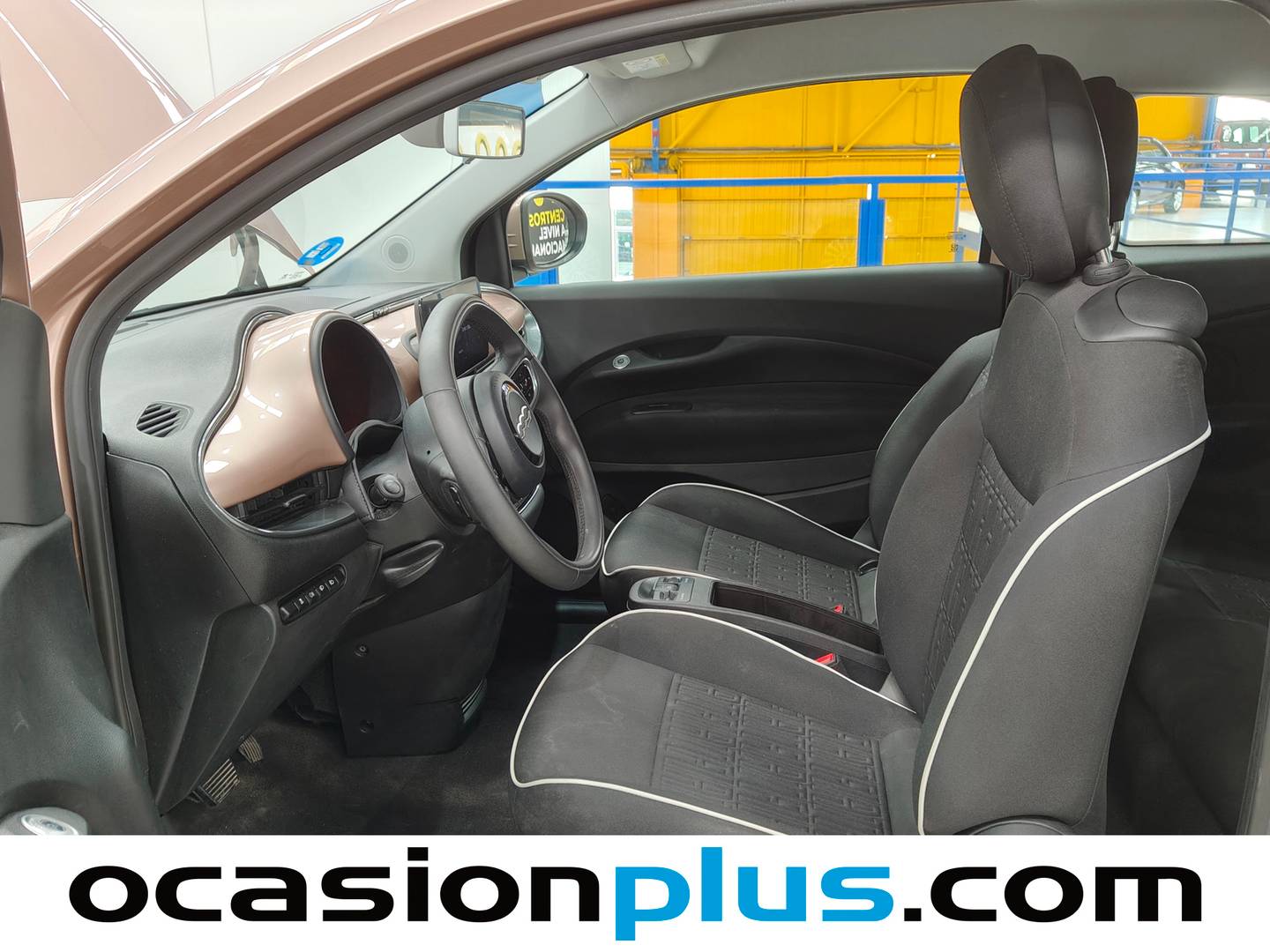 Foto asientos delanteros Fiat 500 Fiat 500 Electrico Monotrim 320km (118 CV)