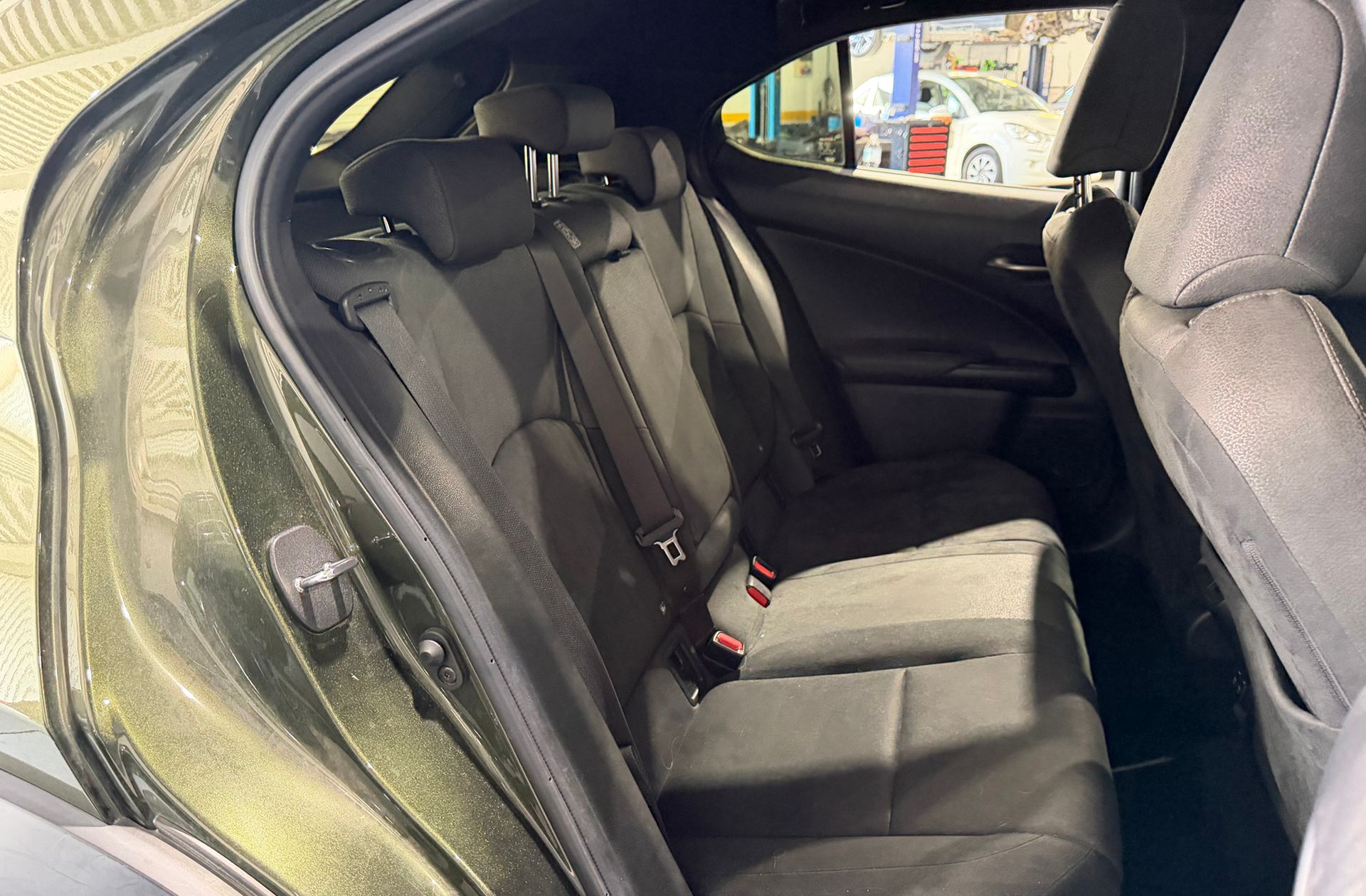 Lexus UX 250h Business Navigation 2WD - foto 18