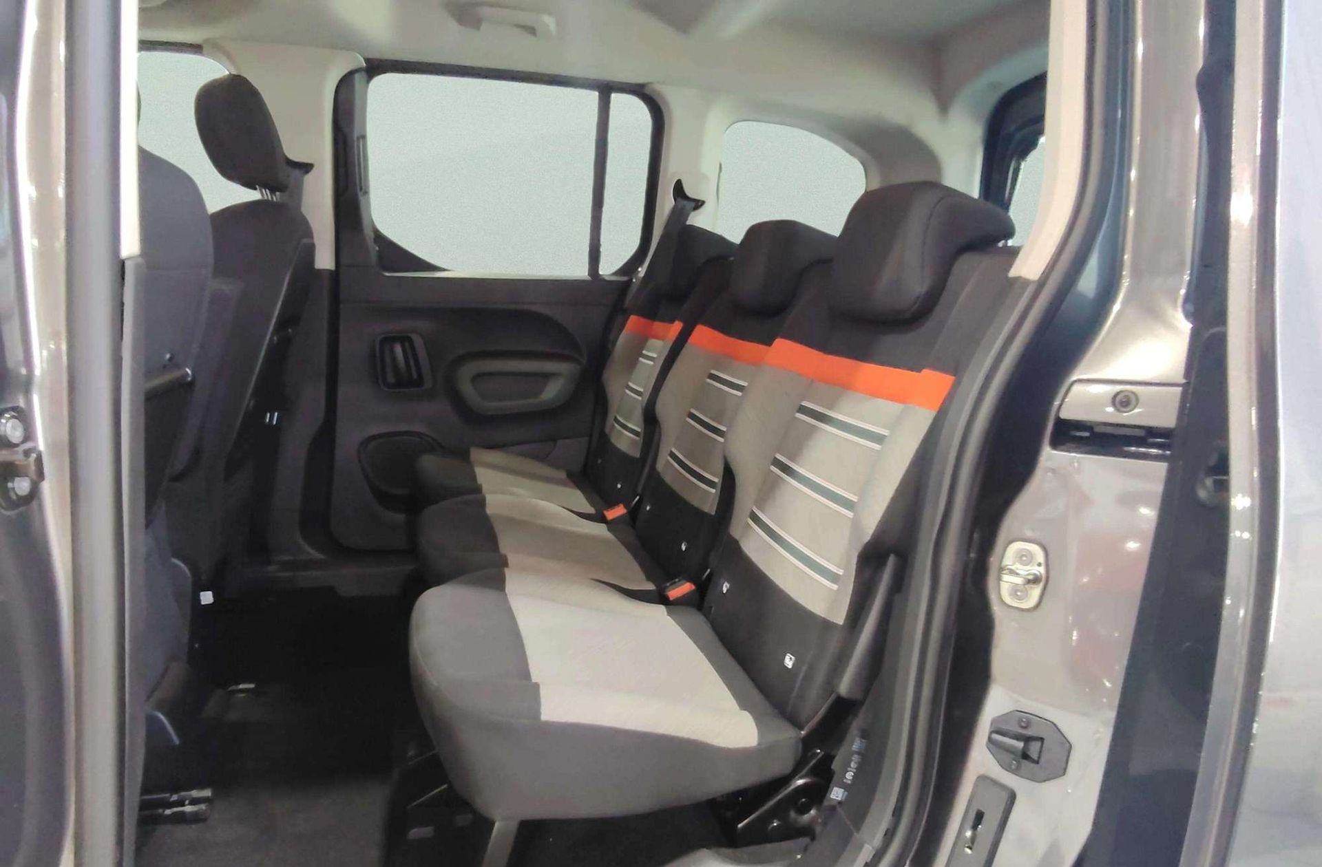 Citroën Berlingo BlueHDi 130 Talla M Shine EAT8 - foto 11