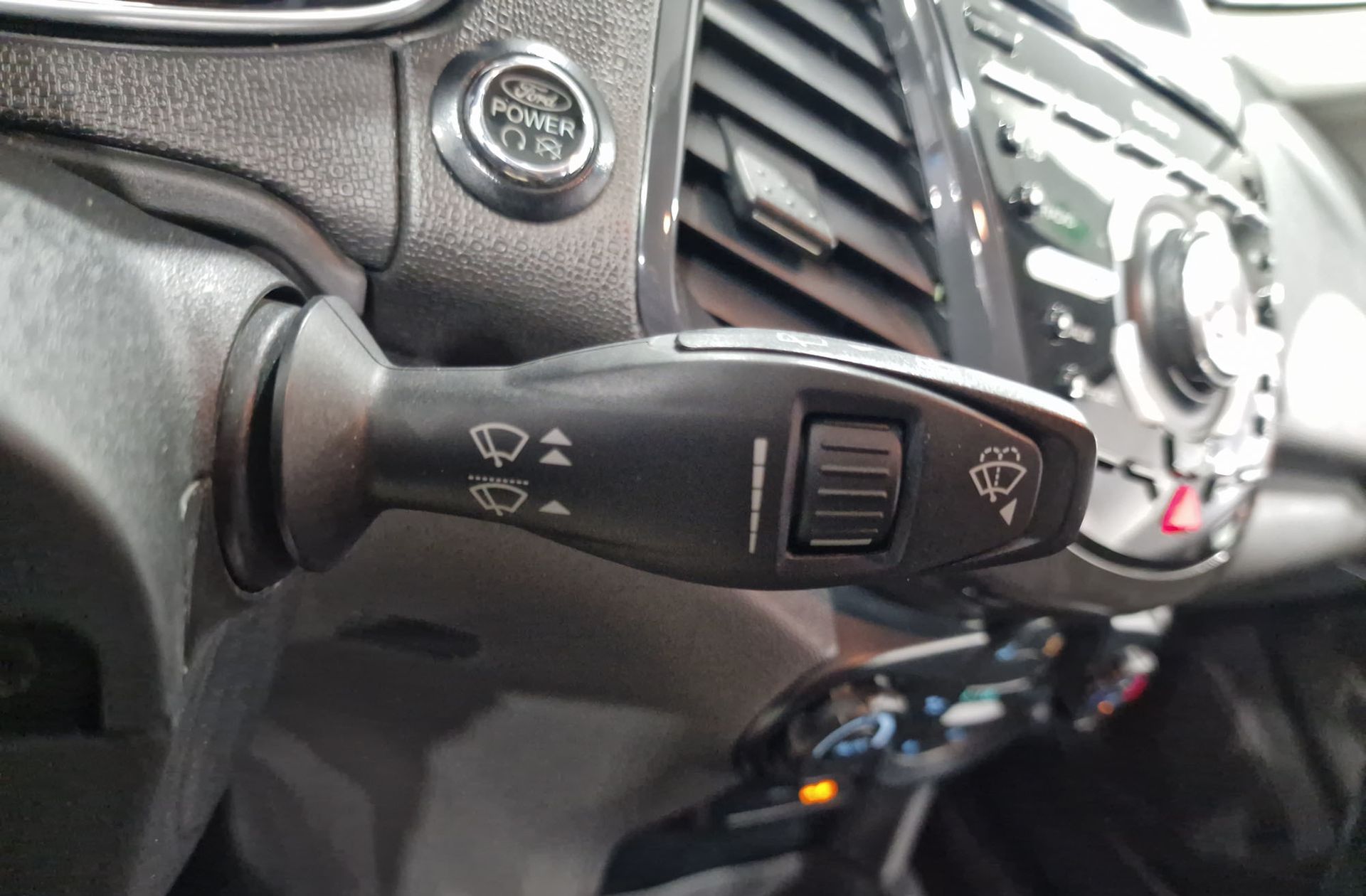 Ford EcoSport 1.5 TDCi Titanium - foto 26