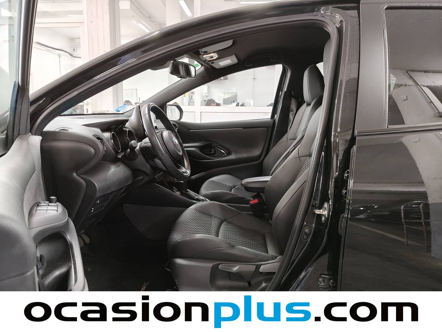 Foto asientos delanteros Toyota Yaris Toyota Yaris 120H Style (116 CV)