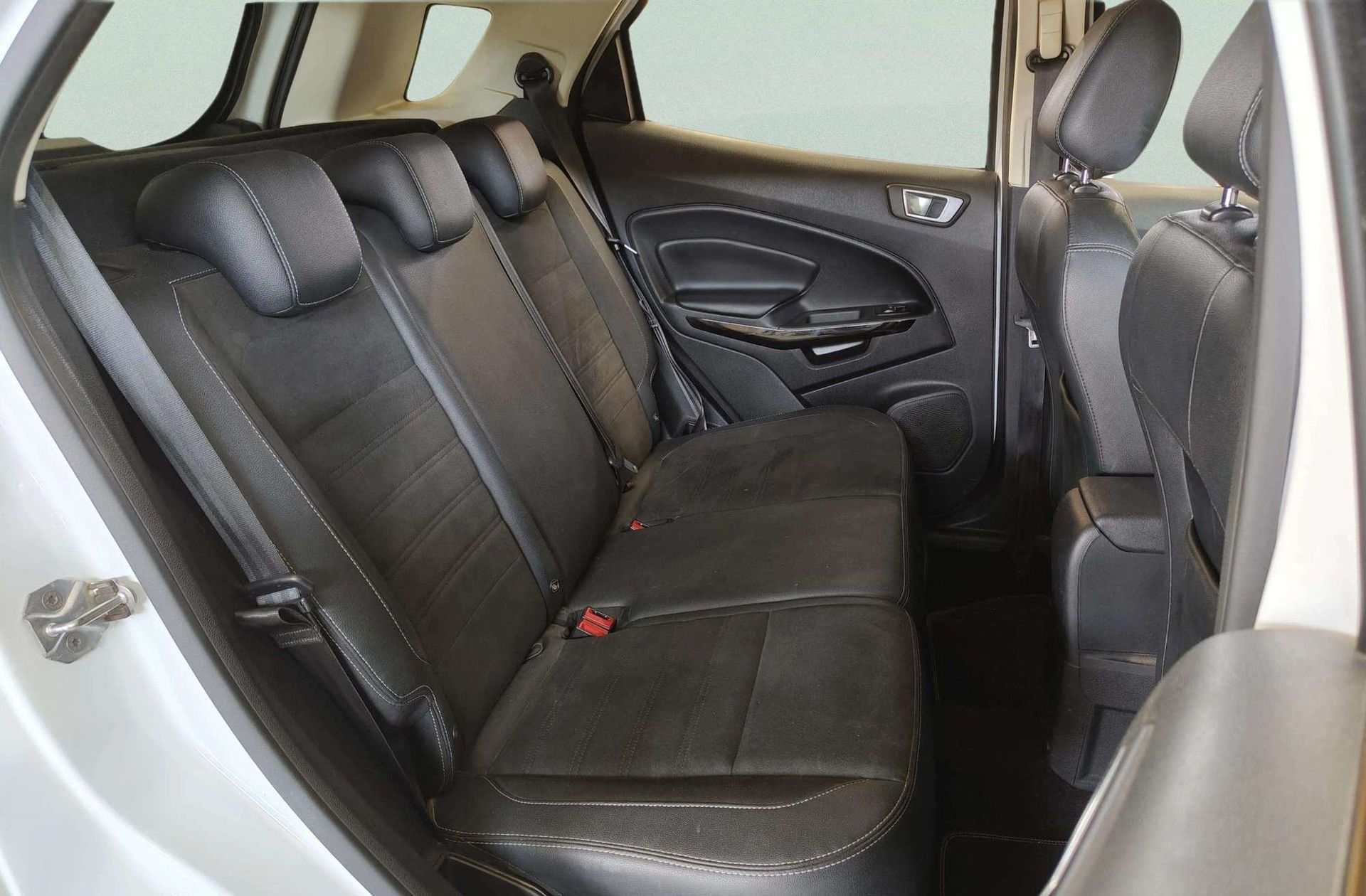 Ford EcoSport 1.0T EcoBoost ST Line - foto 15