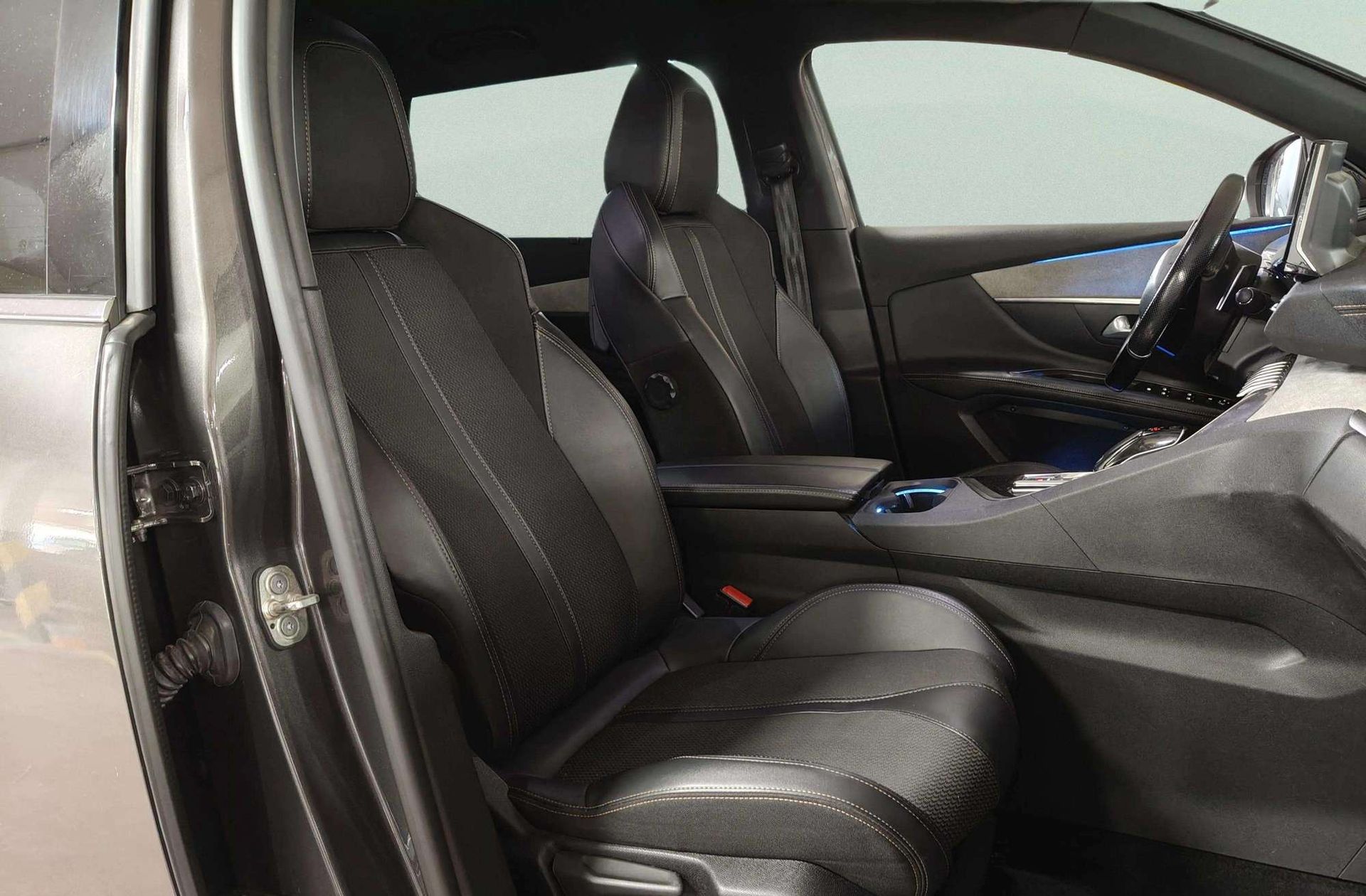 Peugeot 5008 BlueHDi 130 GT EAT8 7 plazas - foto 23