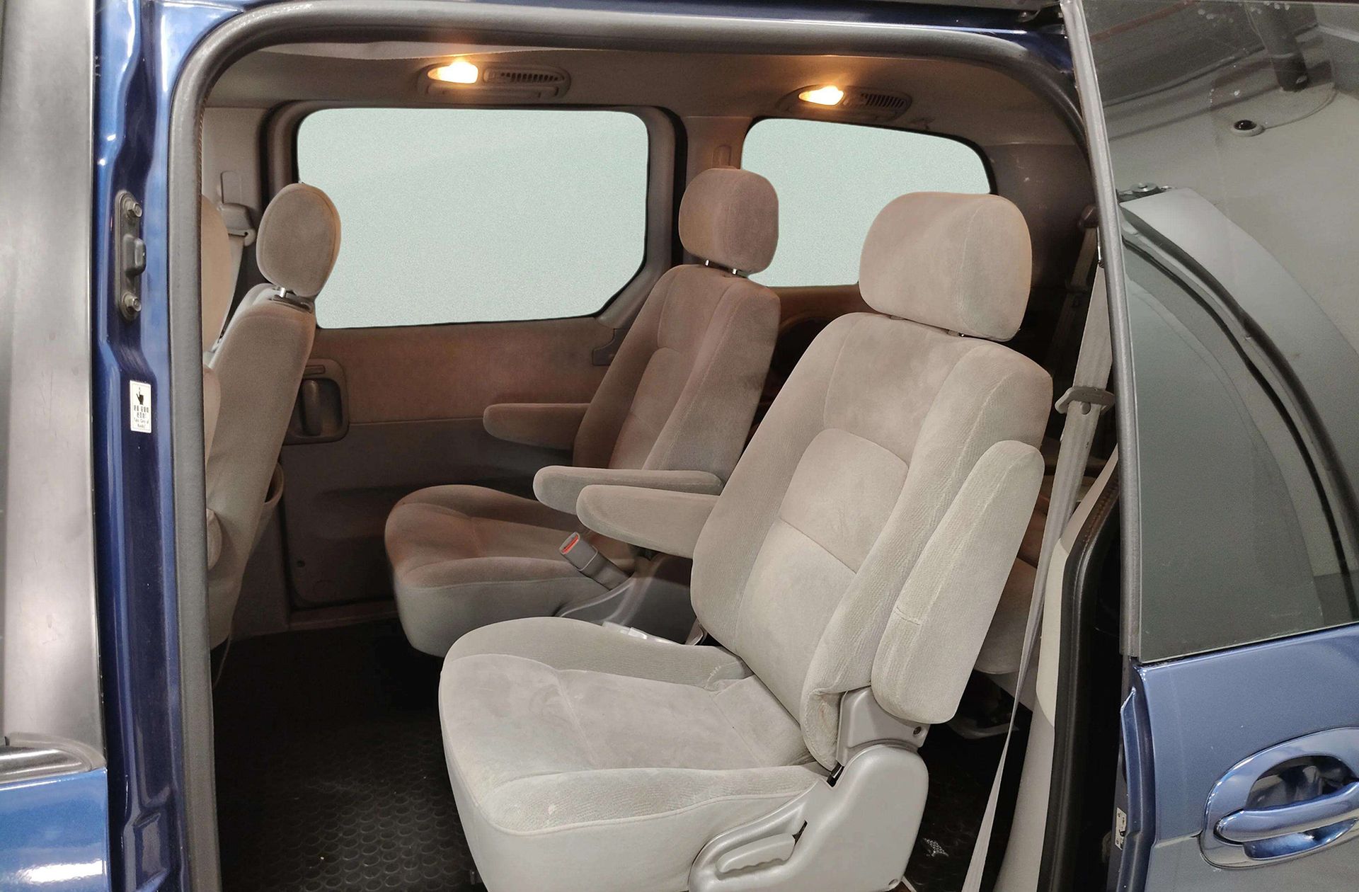 Kia Carnival 2.5 V6 LX 7 plazas - foto 10