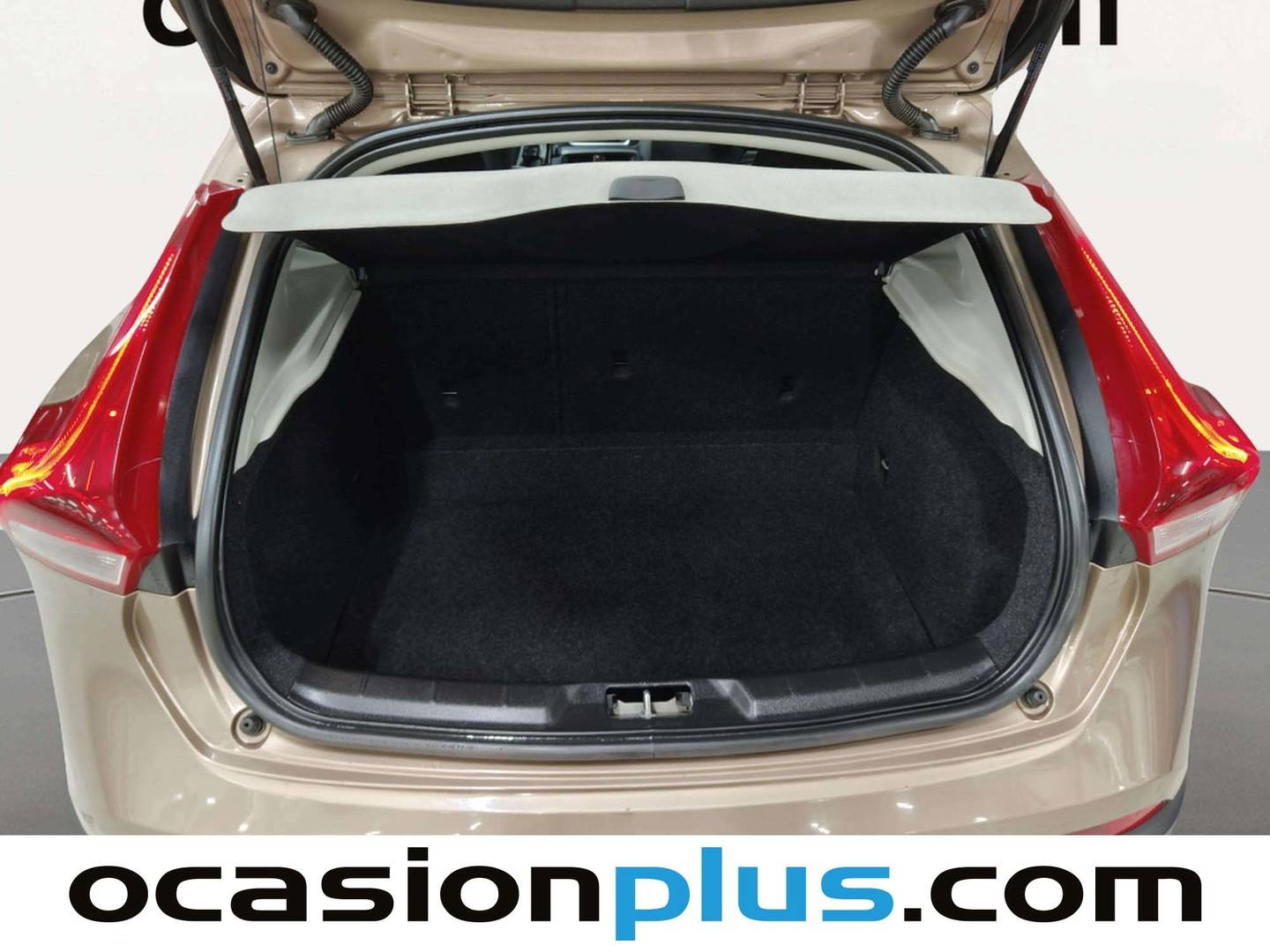 Fotos maletero Volvo V40 Cross Country Volvo V40 Cross Country D3 Momentum Auto (150 CV)