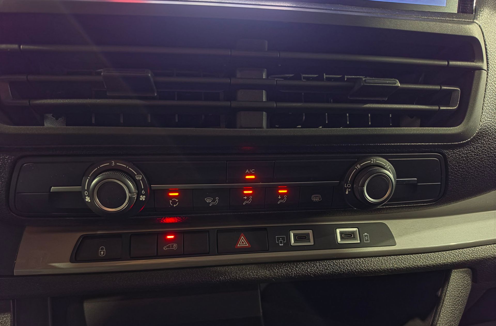 Opel Vivaro Furgon BlueHDi 120 - foto 22