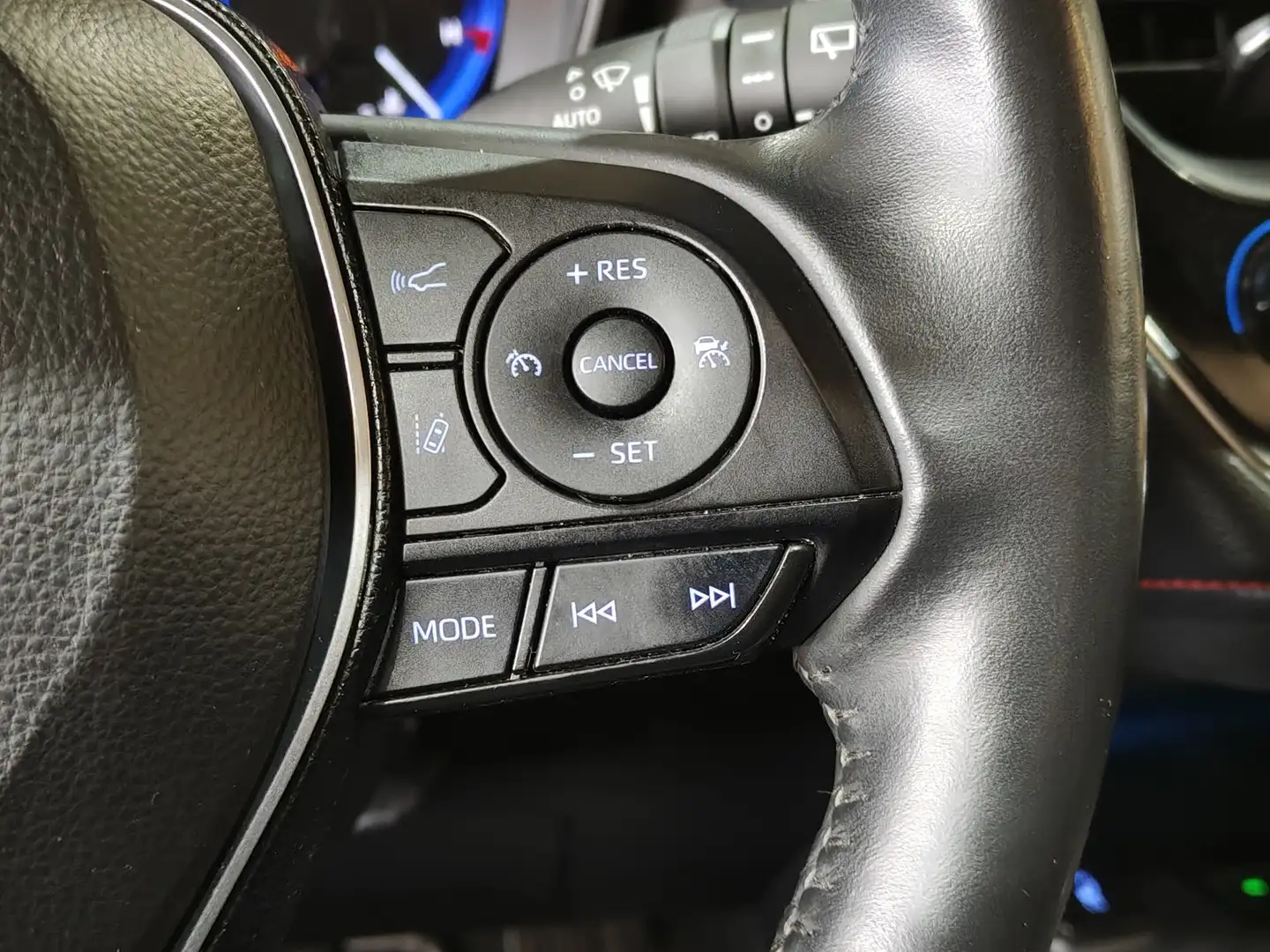 Foto Toyota Corolla Toyota Corolla 180H Advance E-CVT (180 CV)