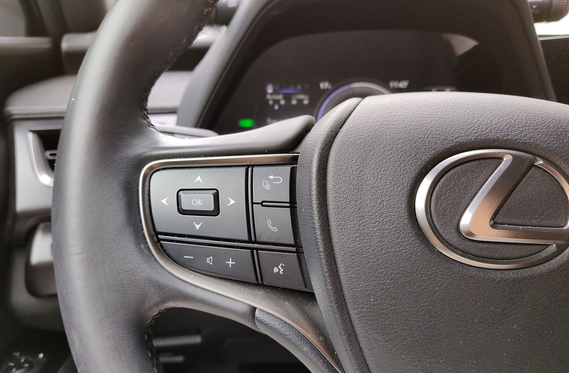 Lexus UX 250h Premium - foto 30